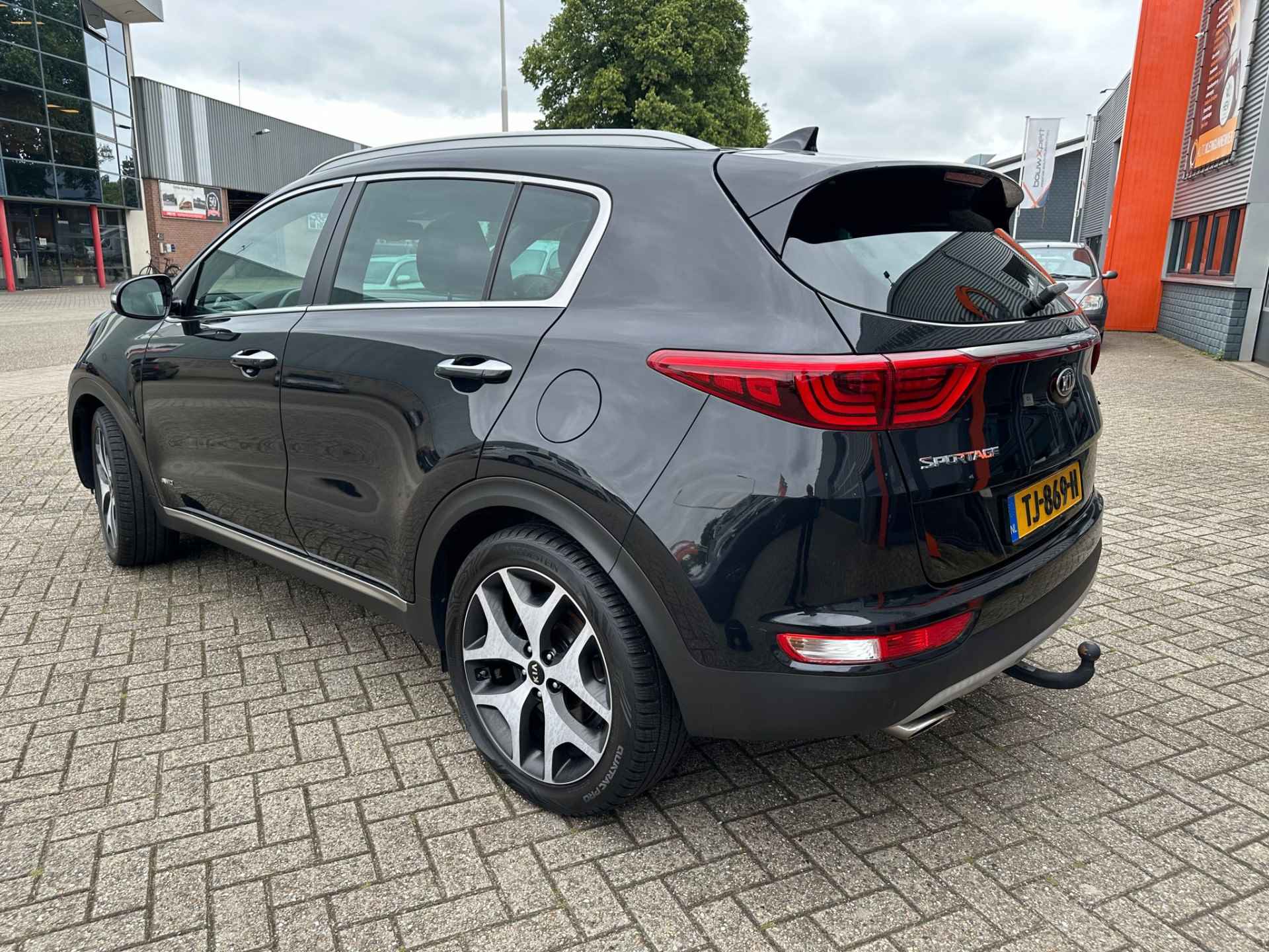 Kia Sportage 1.6 T-GDI 4WD GT-Line Automaat NL-Auto 1e eigenaar / All-season banden / Trekhaak / Apple/Android Carplay / 19 inch - 6/13