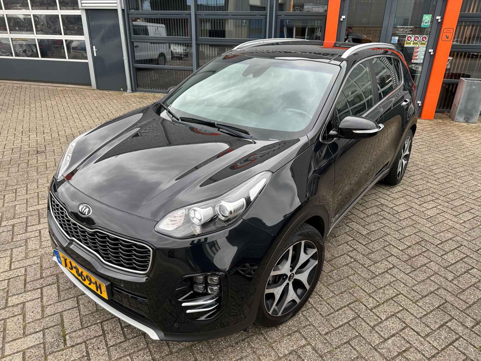 Kia Sportage 1.6 T-GDI 4WD GT-Line Automaat NL-Auto 1e eigenaar / All-season banden / Trekhaak / Apple/Android Carplay / 19 inch - 10/13