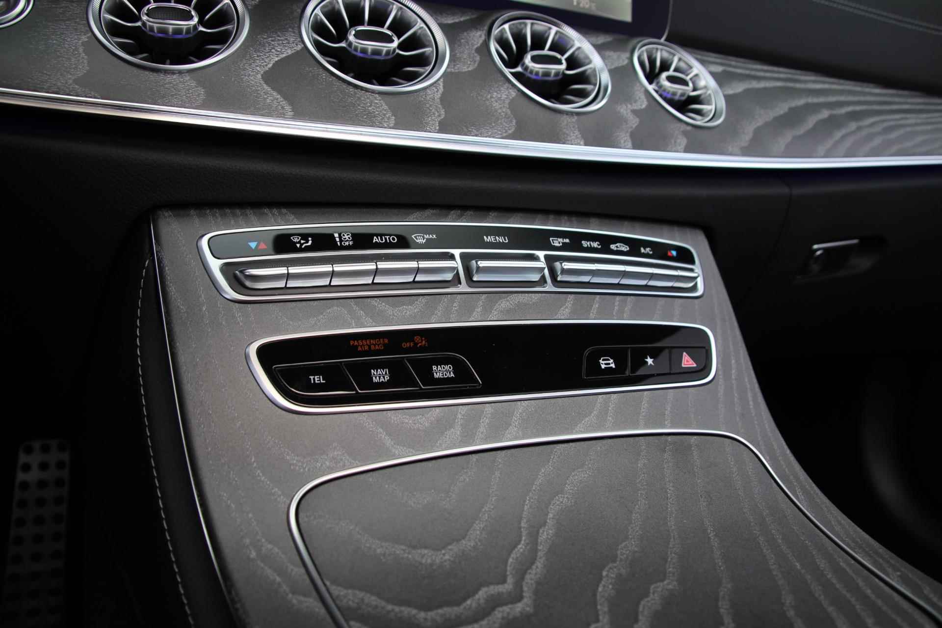 Mercedes-Benz E-klasse Cabrio 200 | AMG | Burmester | Airscarf | Mulitbeam | Sfeerverl - 17/52