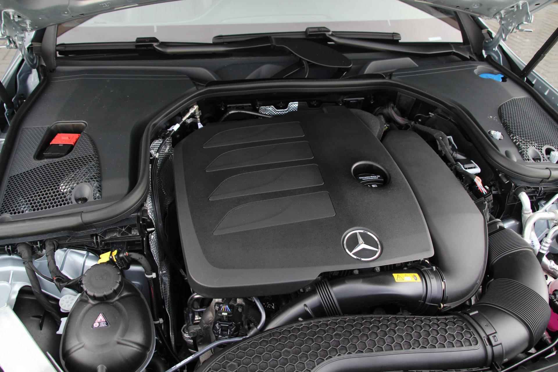 Mercedes-Benz E-klasse Cabrio 200 | AMG | Burmester | Airscarf | Mulitbeam | Sfeerverl - 48/52