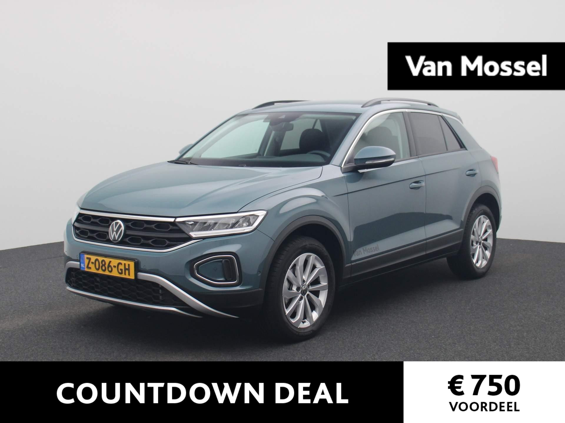 Volkswagen T-Roc 1.5 TSI Life Edition 150 PK DSG | Automaat | Stoelverwarming | Apple Carplay | Digital Cockpit | Climate Control | Achteruitrijcamera | Keyless | LED Verlichting | Rijstrookbehoudassistent |