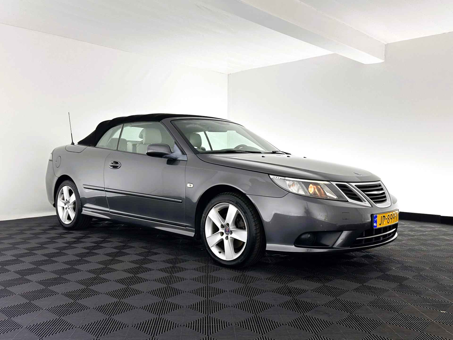 Saab 9-3 Cabrio 1.9 TiD Vector *NAVI-FULLMAP | SOFT-LEATHER | ECC | PDC | CRUISE | TOWBAR | COMFORT-SEATS | 17''ALU* - 2/36