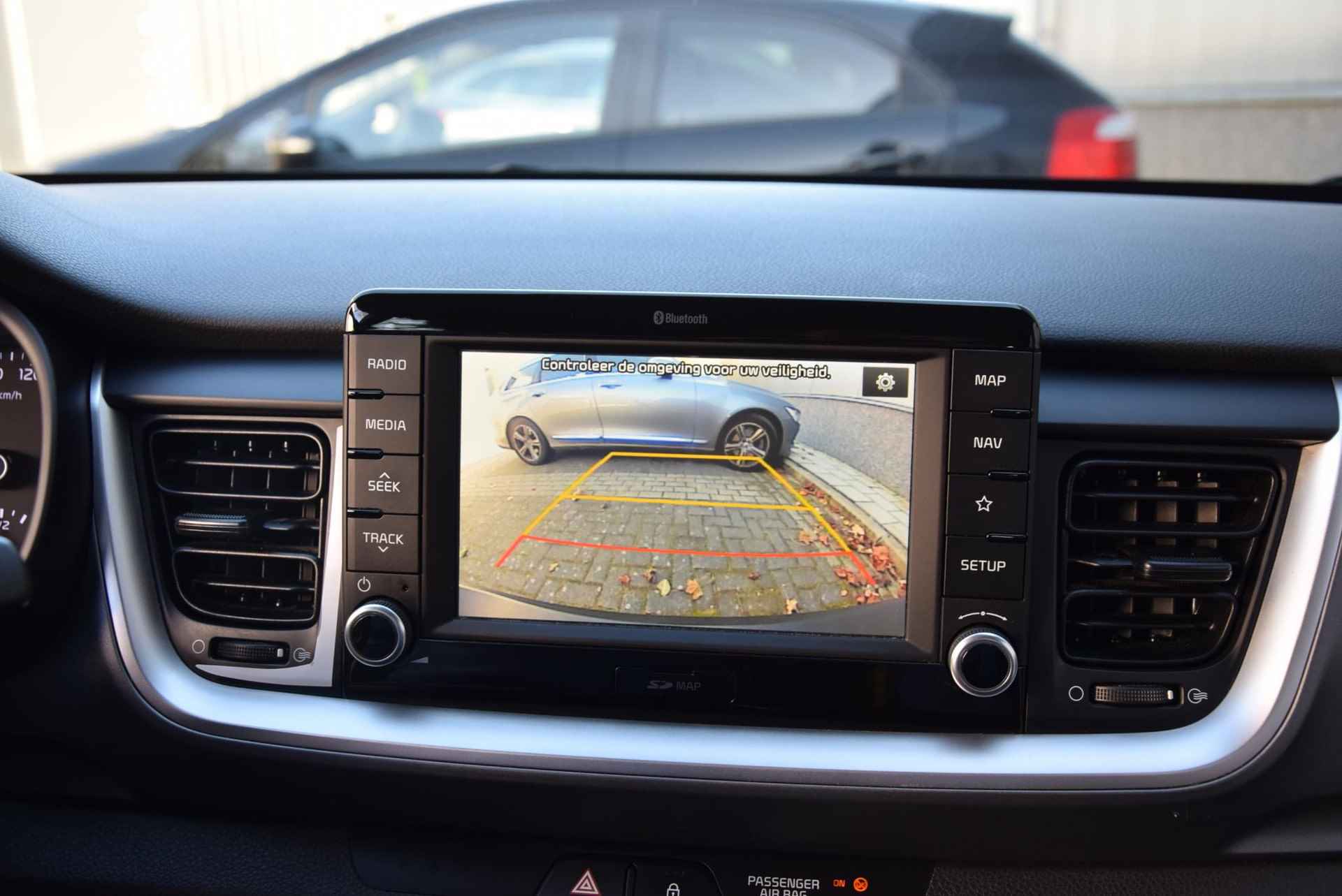 Kia Stonic 1.2 MPi Design Edition | Navigatie | Apple Carplay/Android Auto | Achteruitrijcamera | - 18/31