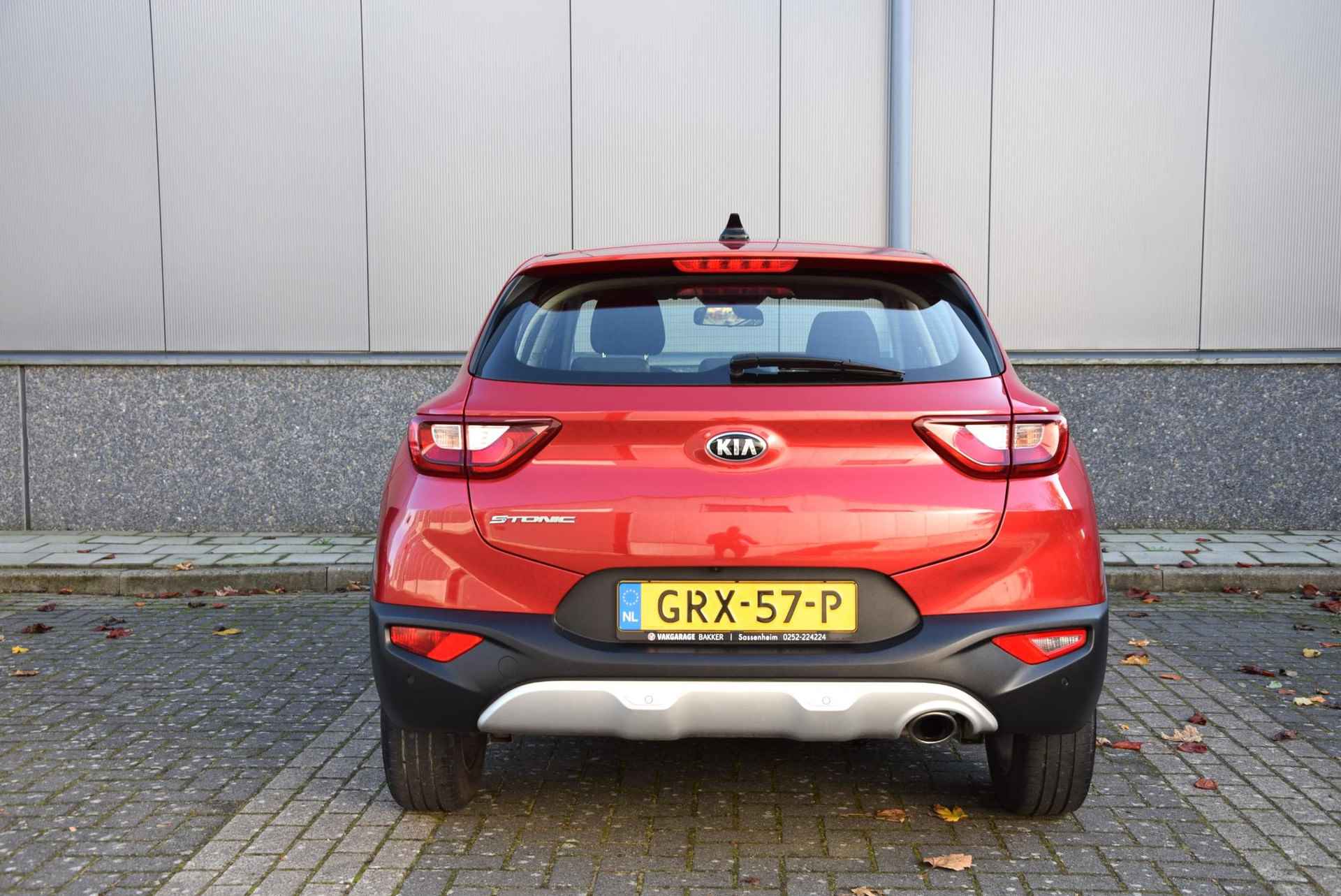 Kia Stonic 1.2 MPi Design Edition | Navigatie | Apple Carplay/Android Auto | Achteruitrijcamera | - 28/31