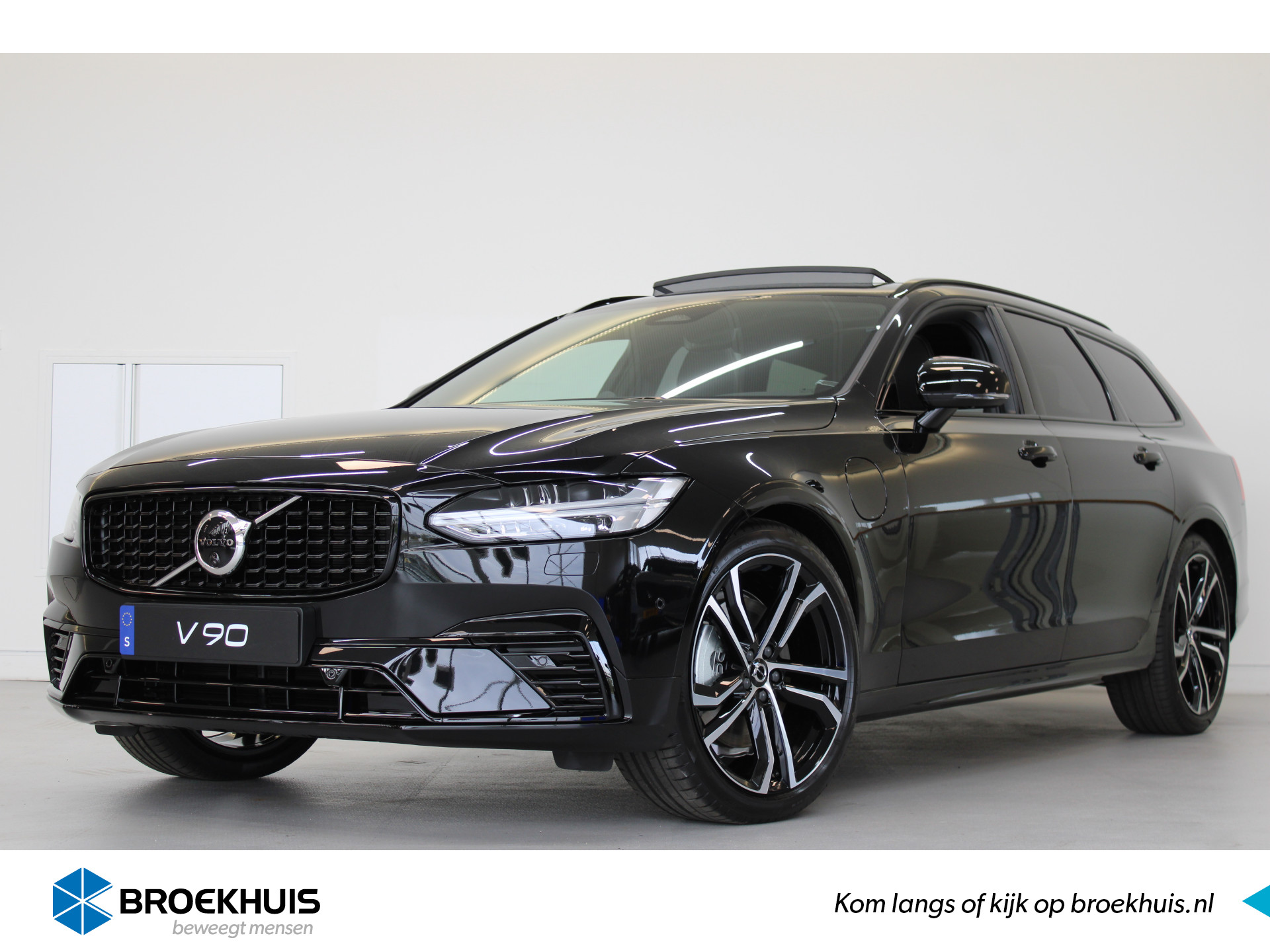Volvo V90 T8 455PK Long Range Ultimate Dark | Full Option | Luchtvering | Bowers & Wilkins | HUD | 360º view bij viaBOVAG.nl
