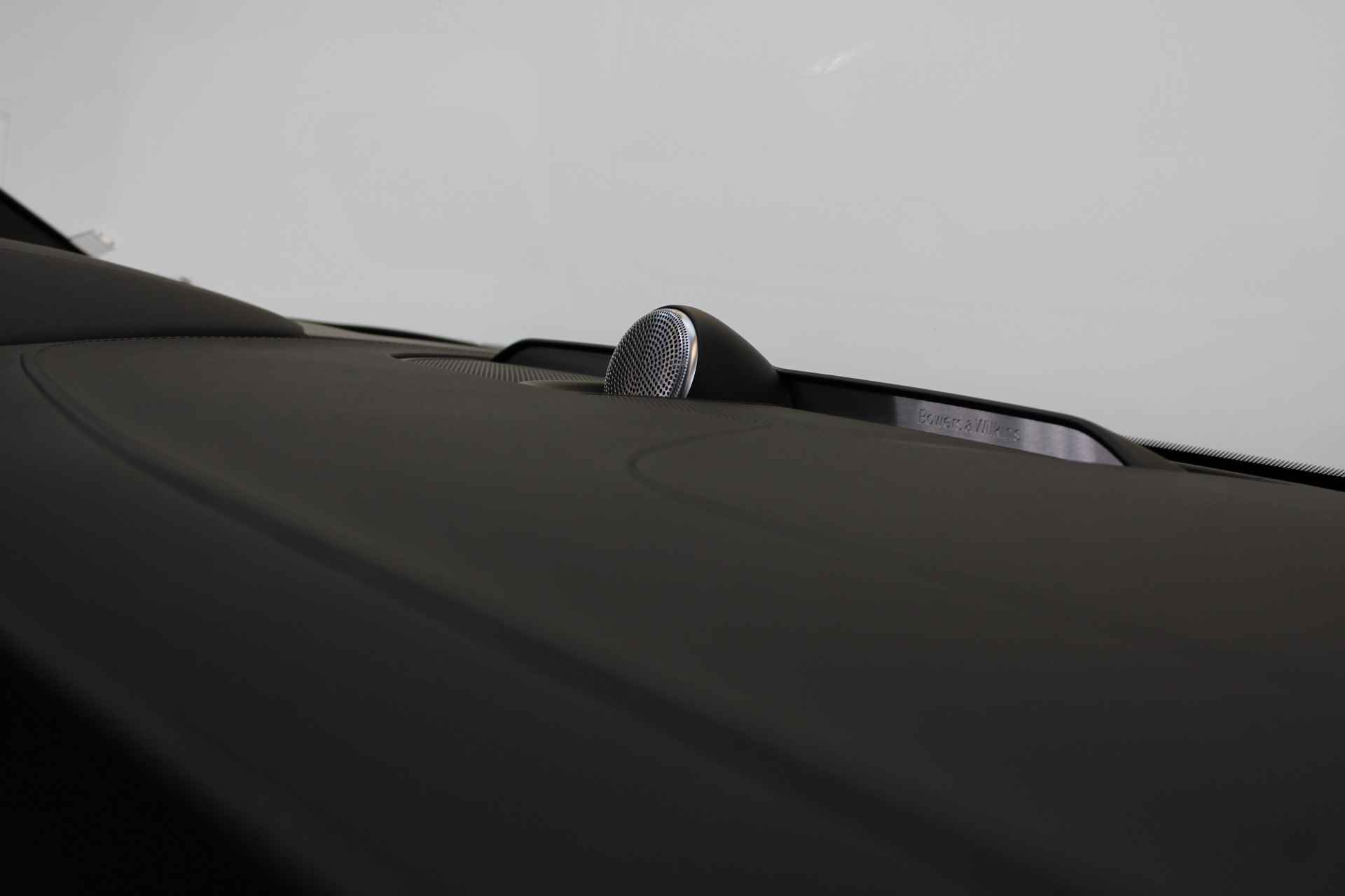 Volvo V90 T8 455PK Long Range Ultimate Dark | Full Option | Luchtvering | Bowers & Wilkins | HUD | 360º view - 24/91