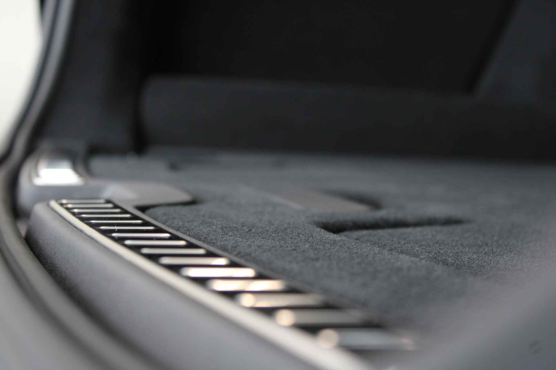 Volvo V90 T8 455PK Long Range Ultimate Dark | Full Option | Luchtvering | Bowers & Wilkins | HUD | 360º view - 86/91