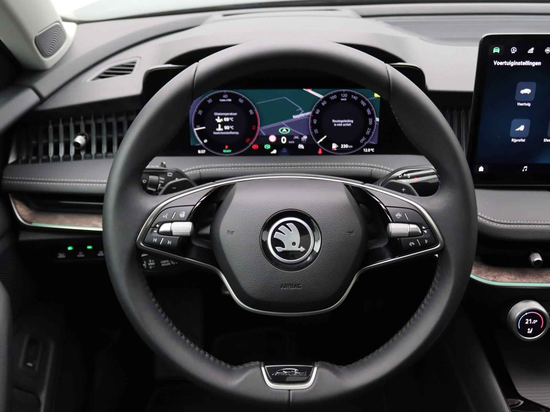 Skoda Superb Combi 1.5 TSI MHEV Laurin & Klement 150PK DSG Pano-Schuifdak, Head-Up Display, Canton Audio, 360gr. Camera, Side Assist, Keyless, Winterpakket Plus, Volleder, 18" LM Velgen - 18/55