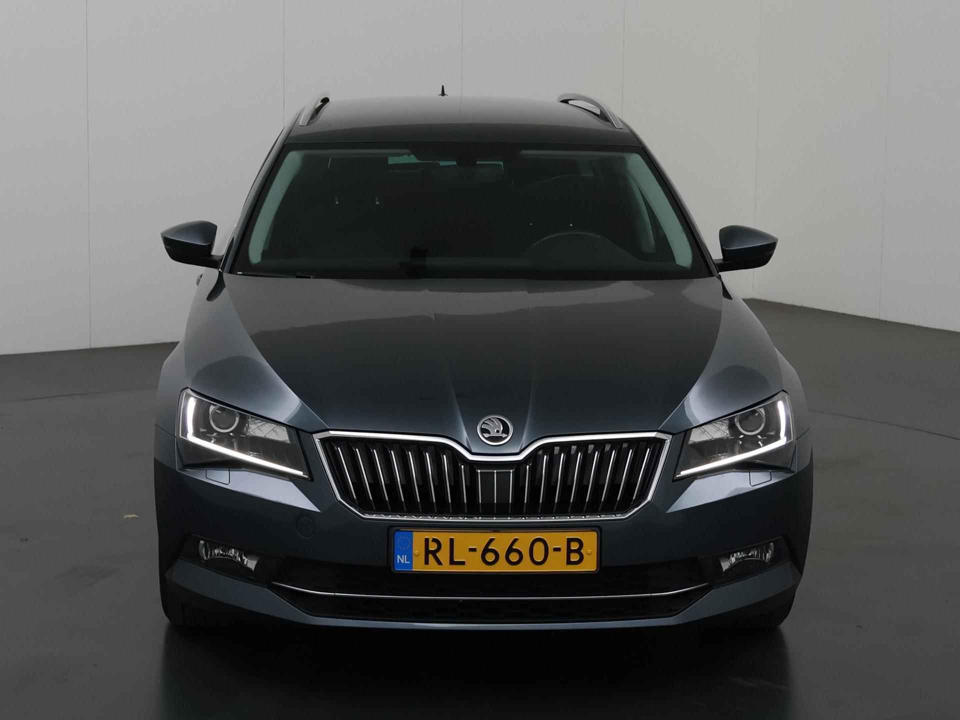 Skoda Superb Combi 1.4 TSI ACT Ambition Business | Trekhaak | Navigatie | Climate Control | bluetooth | Cruise Control | - 4/40