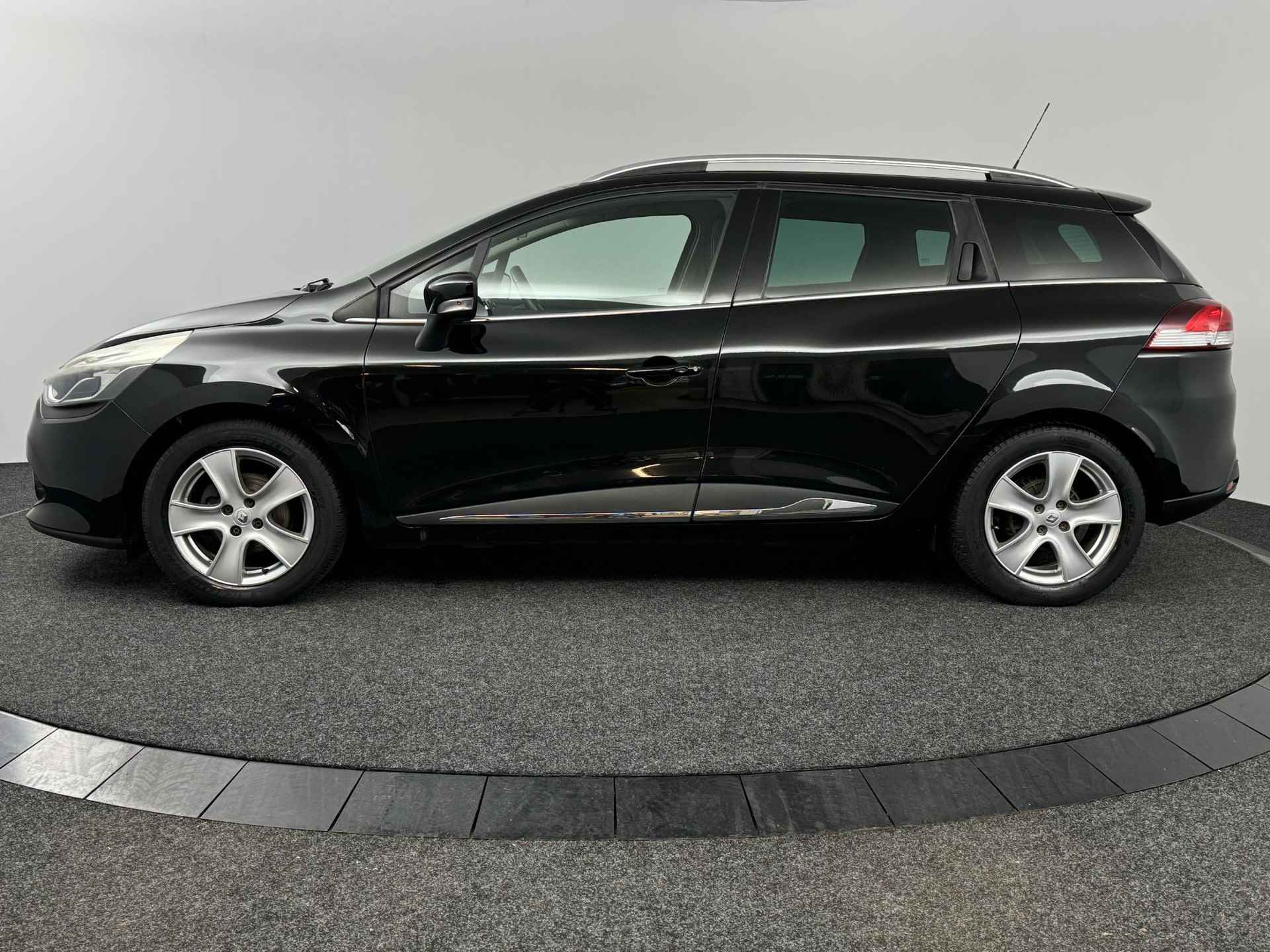 Renault Clio Estate 0.9 TCe 90 Dynamique | Dealer onderhouden | Keyless | Trekhaak | Climate control | Parkeersensoren achter - 9/42