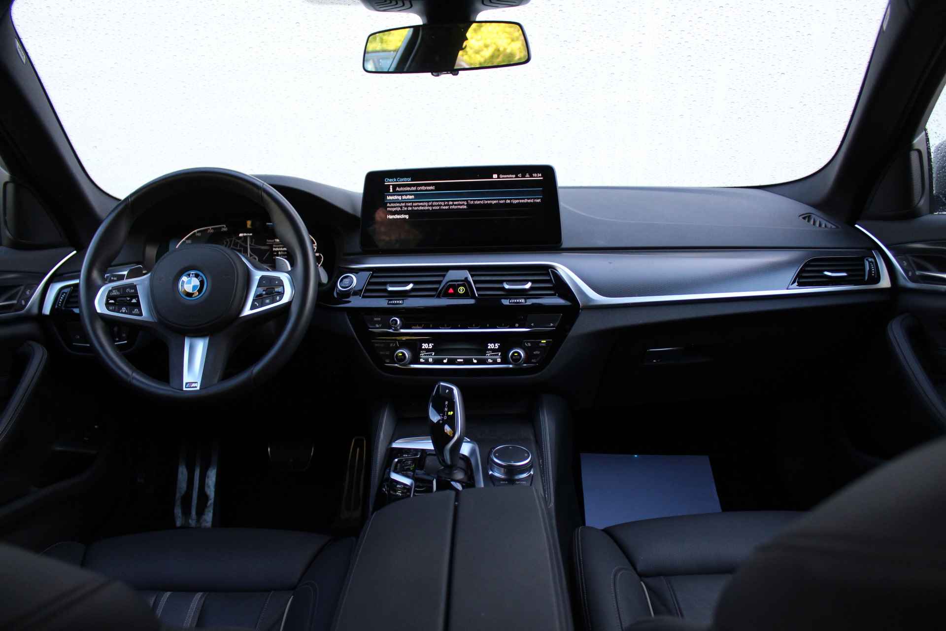 BMW 5 Serie Touring 530e High Executive M Sport Automaat / Panoramadak / Adaptief onderstel / Stoelverwarming / Laserlight / Head-Up / Live Cockpit Professional / Driving Assistant Professional - 6/29