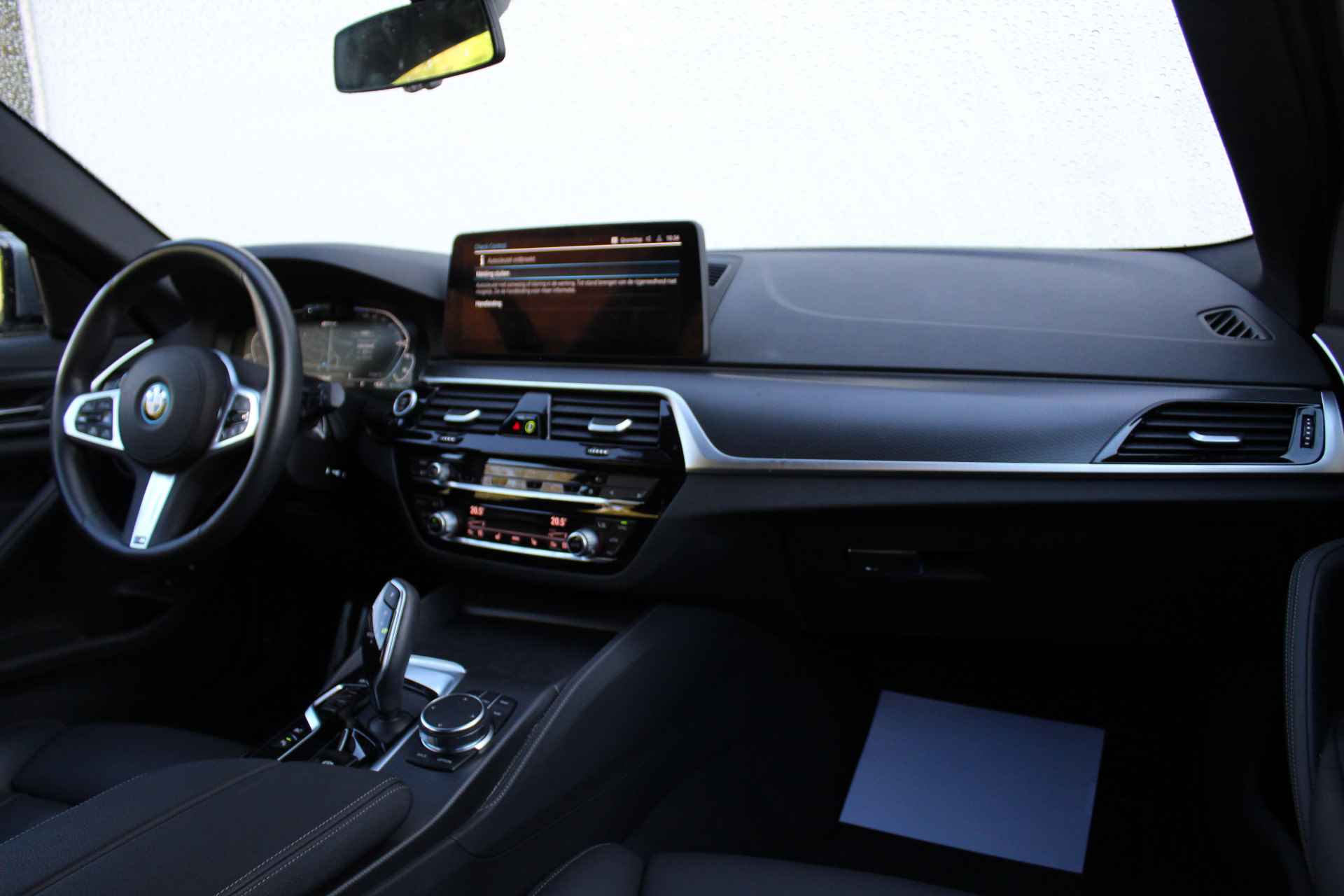 BMW 5 Serie Touring 530e High Executive M Sport Automaat / Panoramadak / Adaptief onderstel / Stoelverwarming / Laserlight / Head-Up / Live Cockpit Professional / Driving Assistant Professional - 7/29