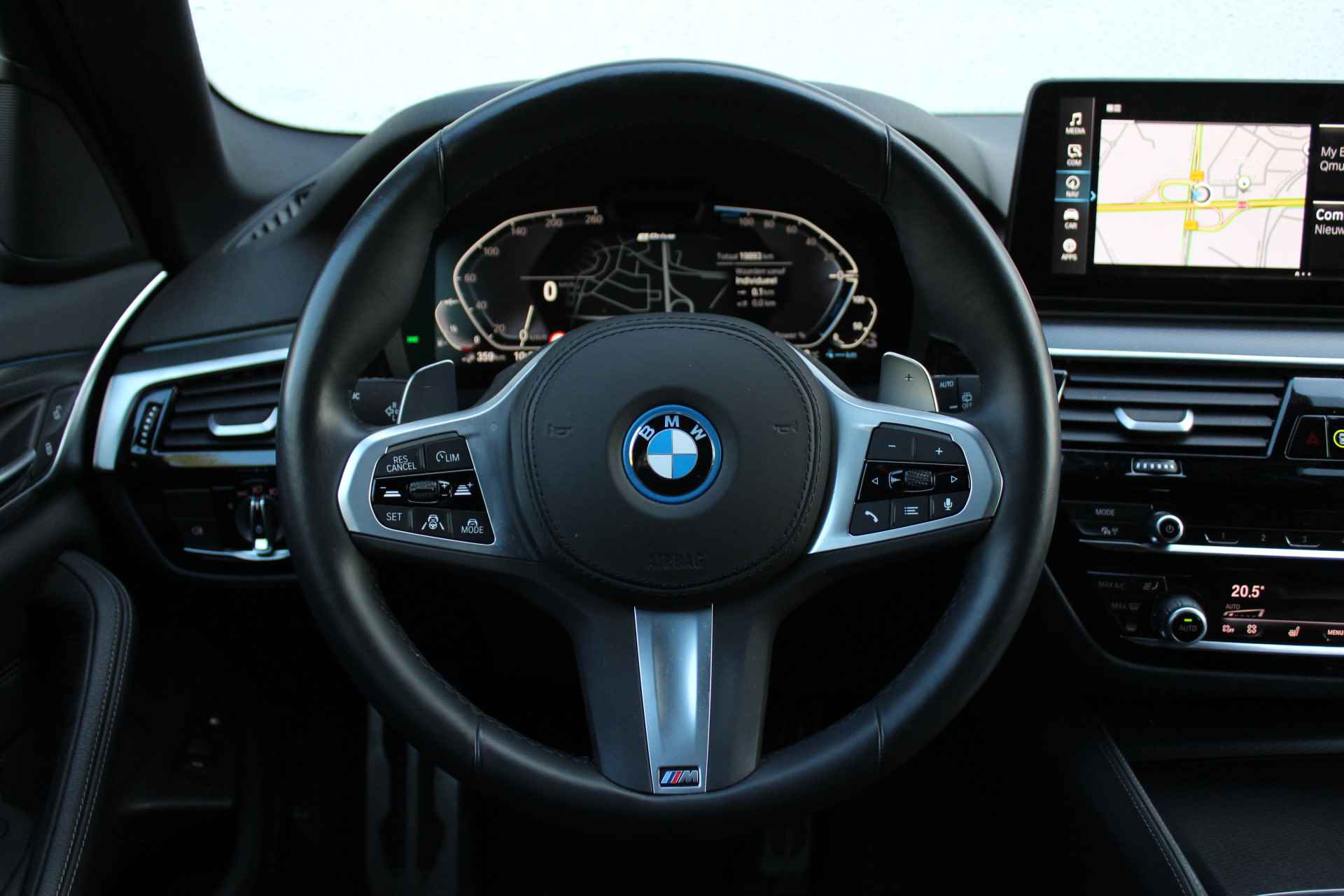 BMW 5 Serie Touring 530e High Executive M Sport Automaat / Panoramadak / Adaptief onderstel / Stoelverwarming / Laserlight / Head-Up / Live Cockpit Professional / Driving Assistant Professional - 15/29