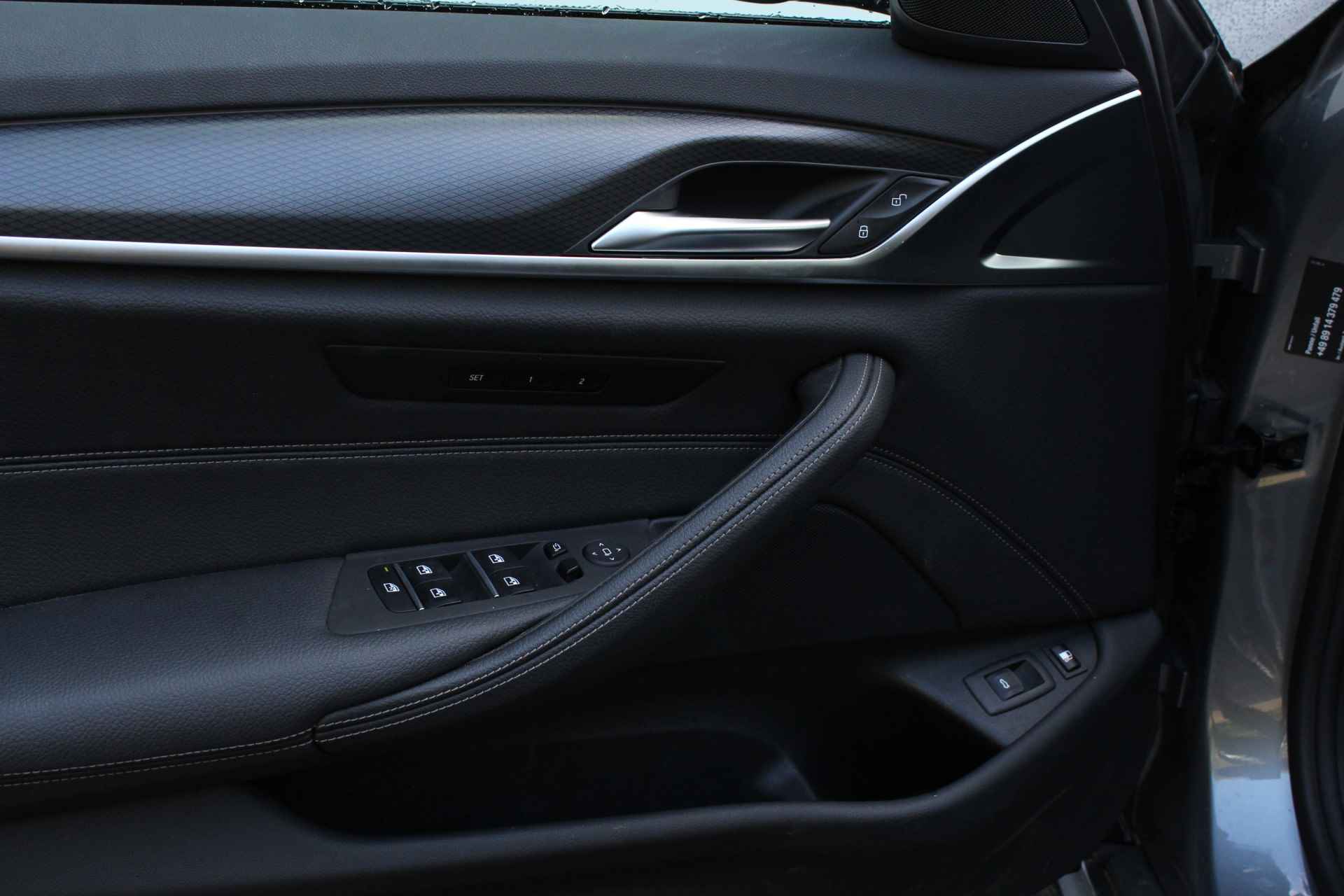 BMW 5 Serie Touring 530e High Executive M Sport Automaat / Panoramadak / Adaptief onderstel / Stoelverwarming / Laserlight / Head-Up / Live Cockpit Professional / Driving Assistant Professional - 27/29