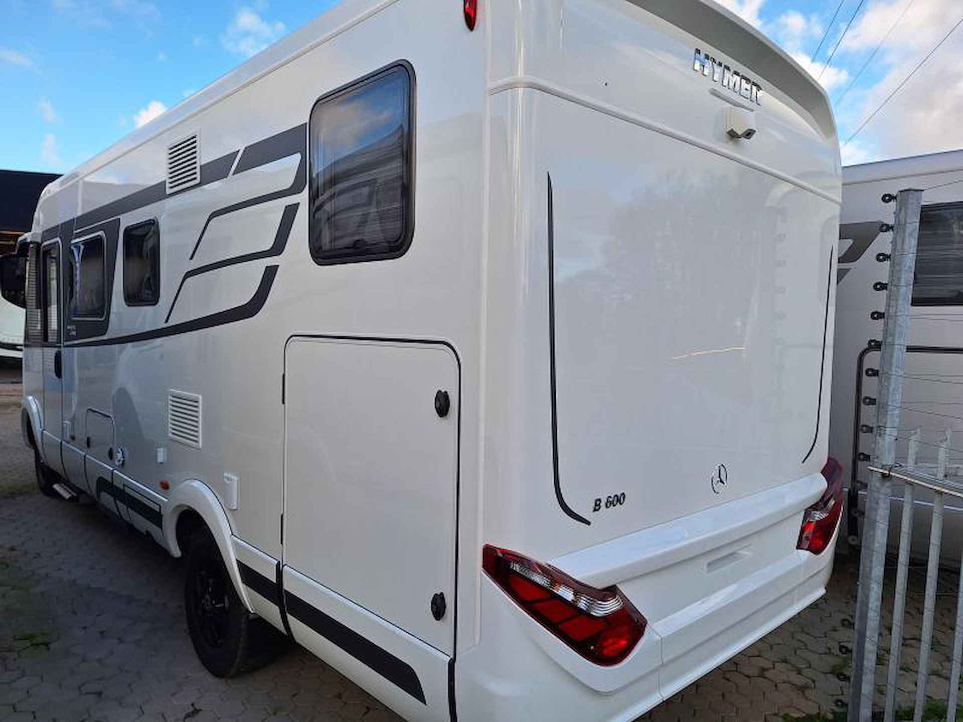 Hymer BMC-I 600 WhiteLine  - 2025 - 9G AUTOMAAT - 5/25