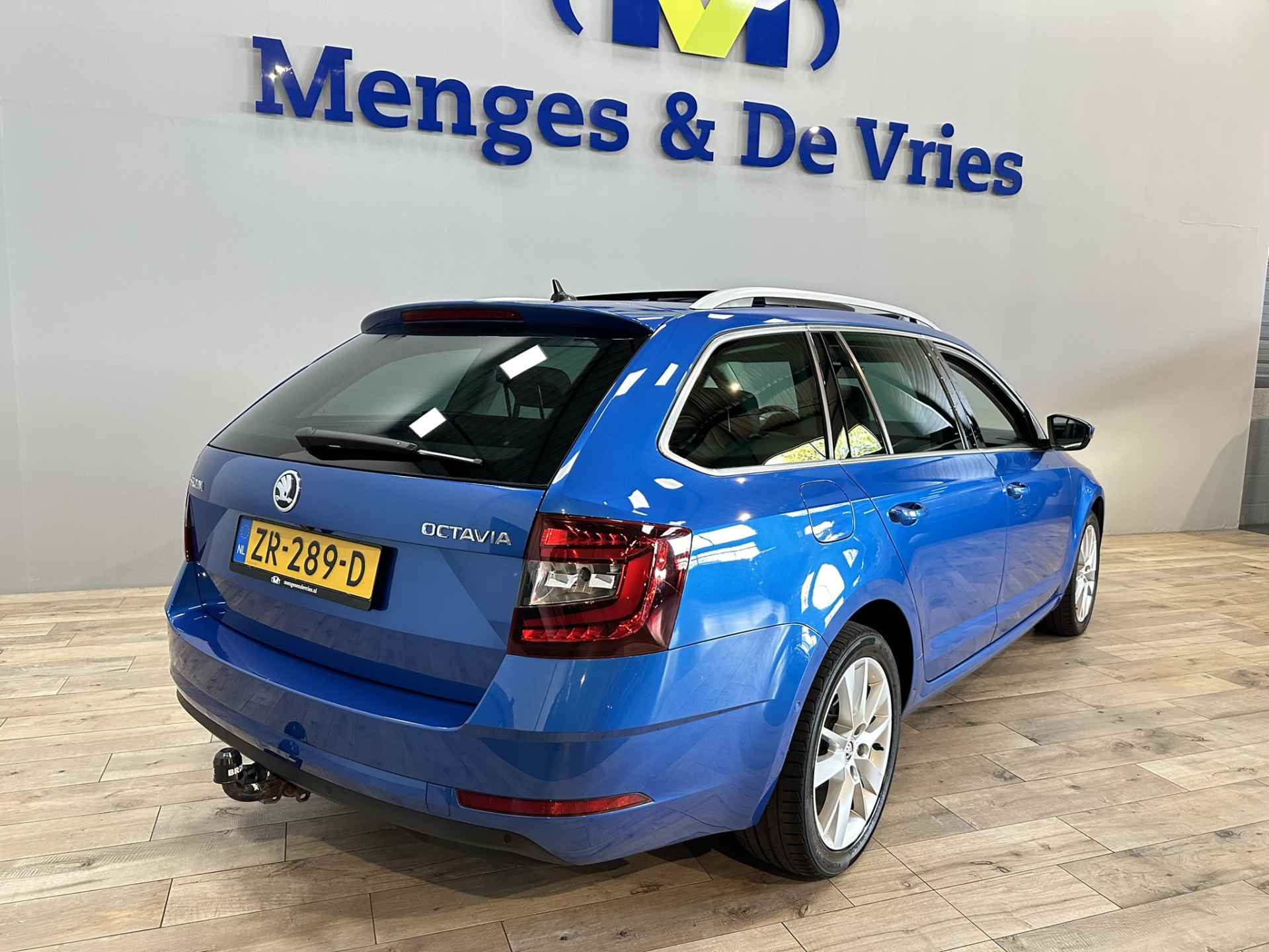 Škoda Octavia Combi 1.5 TSI Greentech Style Business Airco ECC | Panorama | Canton | Leer | Trekhaak | LED | Cruise Control | Navigatie | Apple Carplay Android Auto | Isofix | NAP | - 3/49