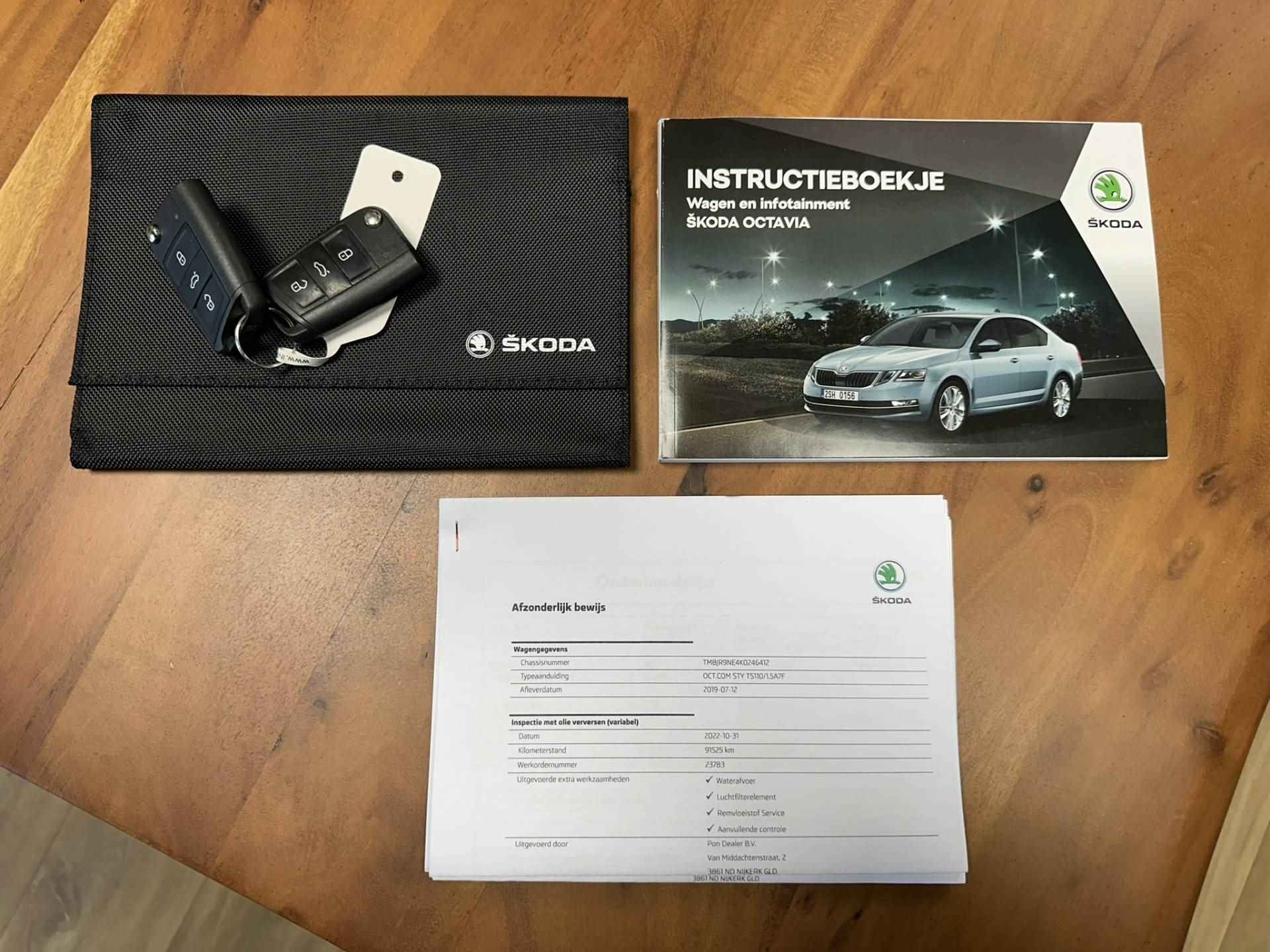 Škoda Octavia Combi 1.5 TSI Greentech Style Business Airco ECC | Panorama | Canton | Leer | Trekhaak | LED | Cruise Control | Navigatie | Apple Carplay Android Auto | Isofix | NAP | - 42/49