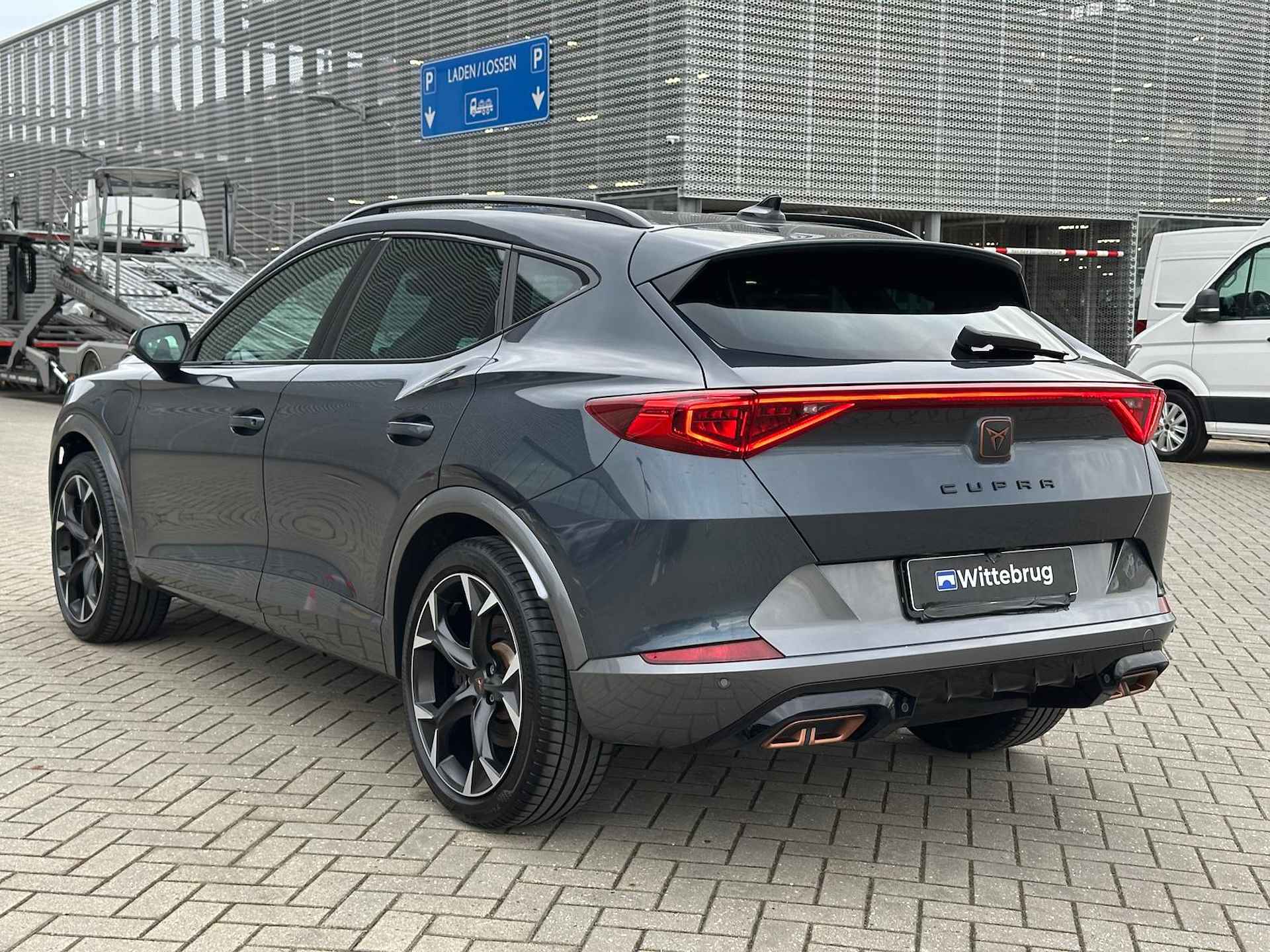 CUPRA Formentor 1.4 e-Hybrid 245PK VZ Performance / Digitale Cockpit / Stuur + Stoelverwarming / Elektrische Achterklep / Achteruitrijcamera P4 - 5/29