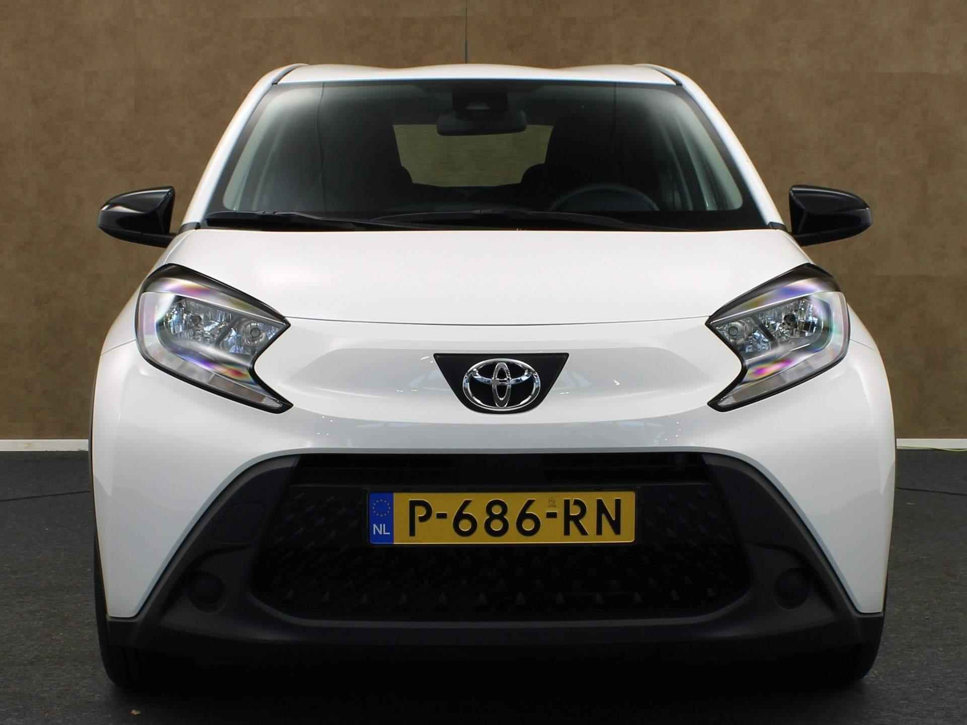 Toyota Aygo X 1.0 VVT-i MT Play - ORIGINEEL NEDERLANDSE AUTO - ADAPTIVE CRUISE CONTROL - ACHTERUITRIJ CAMERA - APPLE CARPLAY/ANDROID AUTO - DAB+ RADIO - MULTIMEDIA VOORBEREIDING - 8/33