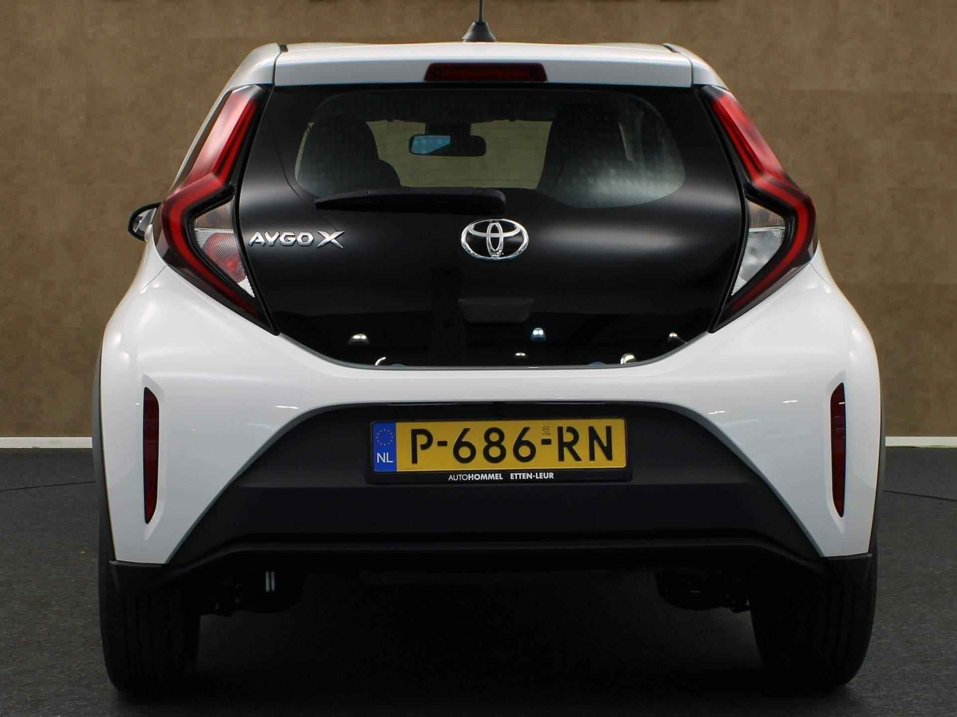 Toyota Aygo X 1.0 VVT-i MT Play - ORIGINEEL NEDERLANDSE AUTO - ADAPTIVE CRUISE CONTROL - ACHTERUITRIJ CAMERA - APPLE CARPLAY/ANDROID AUTO - DAB+ RADIO - MULTIMEDIA VOORBEREIDING - 9/33