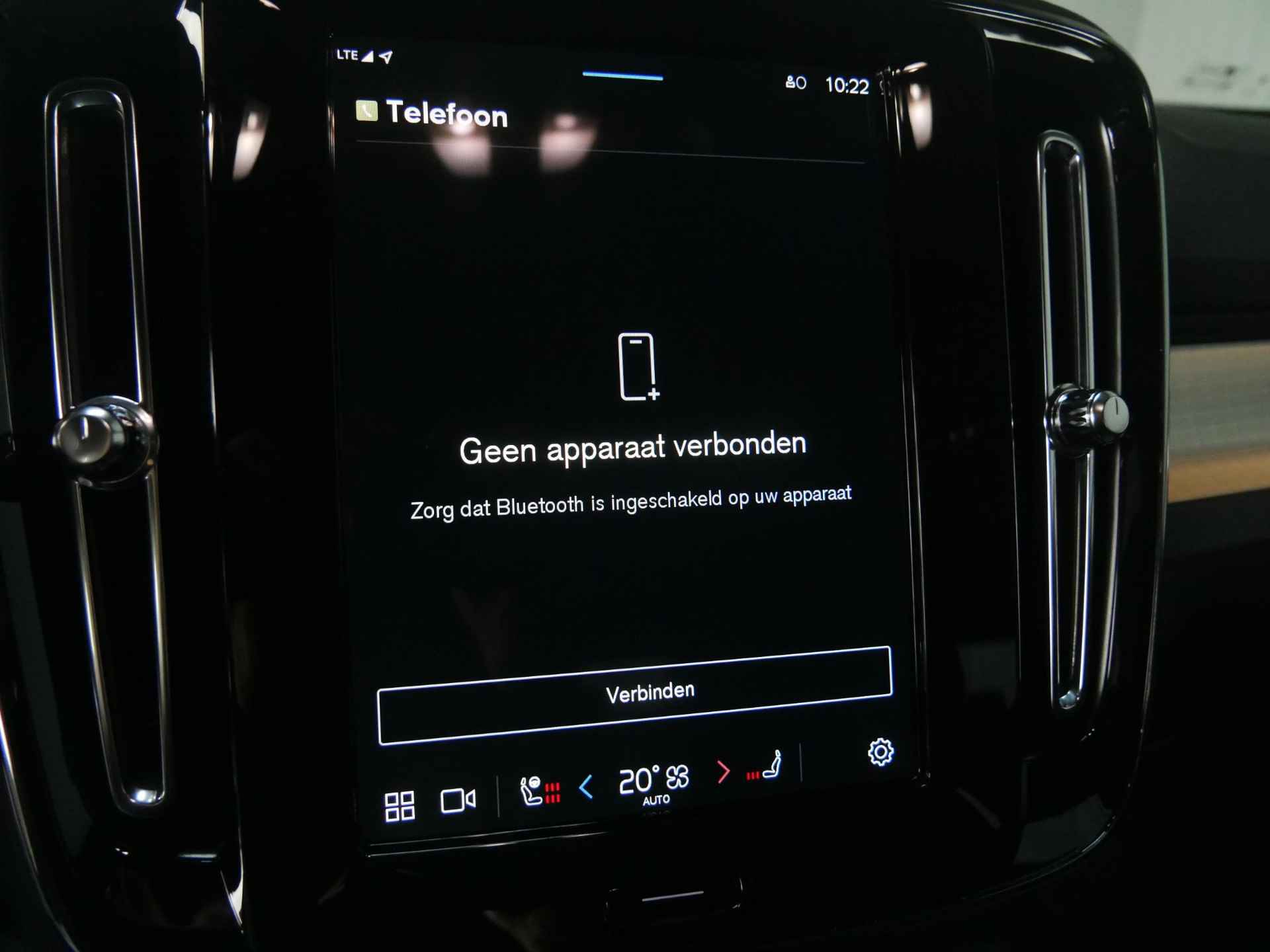 Volvo XC40 B4 AUT7 197PK Plus Dark, Adaptieve Cruise Control, Pilot Assist, Harman/Kardon Audiosysteem, DAB+, Grootlicht assistent, Keyless entry/ start, Verwarmbare Voorruit, Trekhaak - 38/47