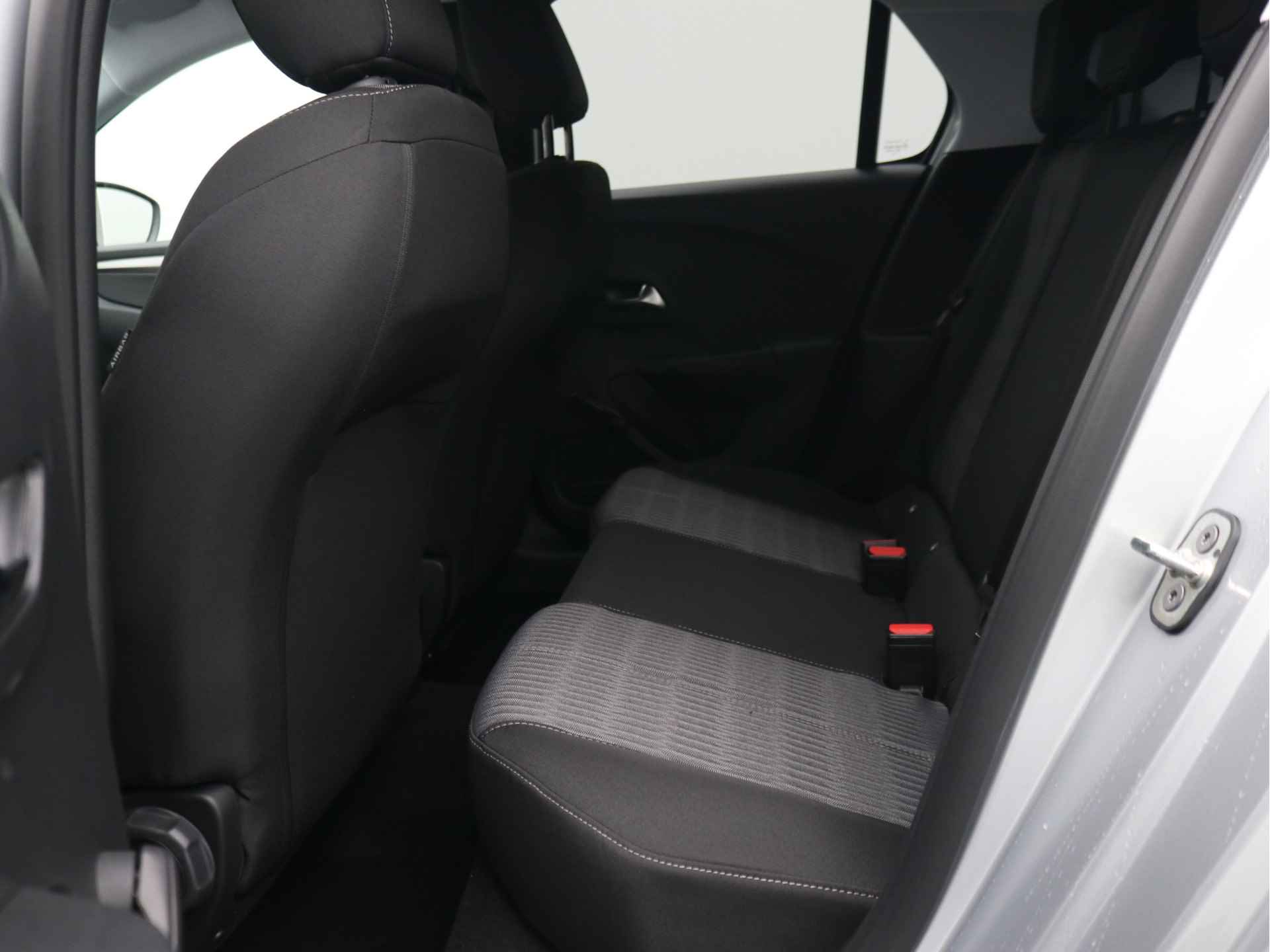 Opel Corsa 1.2 Edition | Airco | DAB+ | Cruise | Apple Carplay | ''16 licht metaal | Parkeer sensoren achter | Bluetooth - 12/23