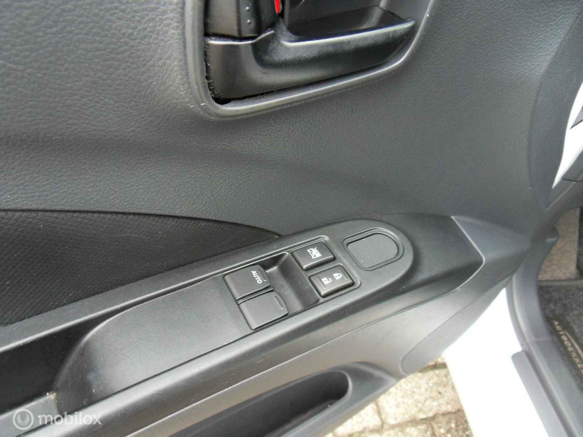 Suzuki Celerio 1.0 Comfort 5 deurs, Airco, Stootlijsten, 4 Seizoensbanden - 18/28