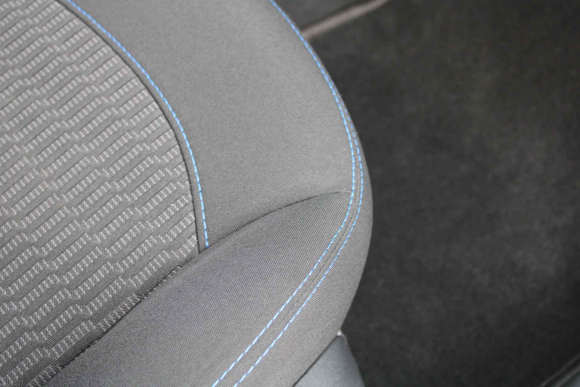 Peugeot 208 5drs 1.2 PureTech Signature | Navigatie | Lichtmetaal | Spoiler | Parkeersensoren | - 7/32