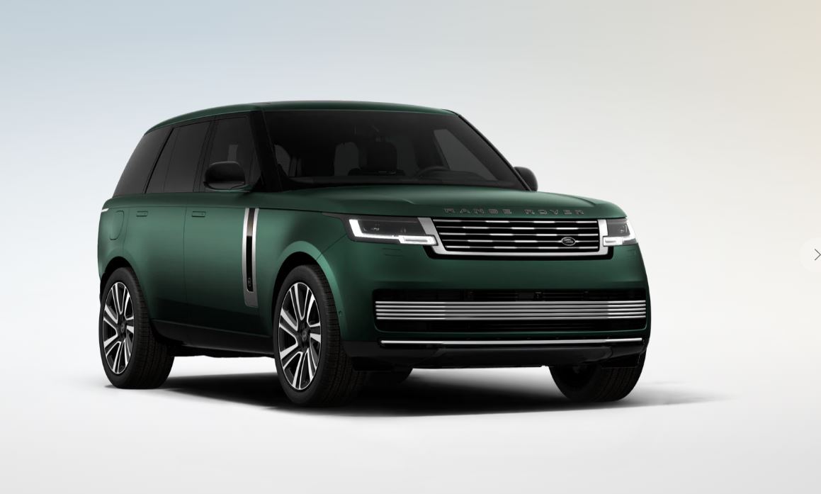 Land Rover Range Rover 3.0 P550e SV PHEV | British Racing Green Satin | Caraway | Tailgate Event Suite