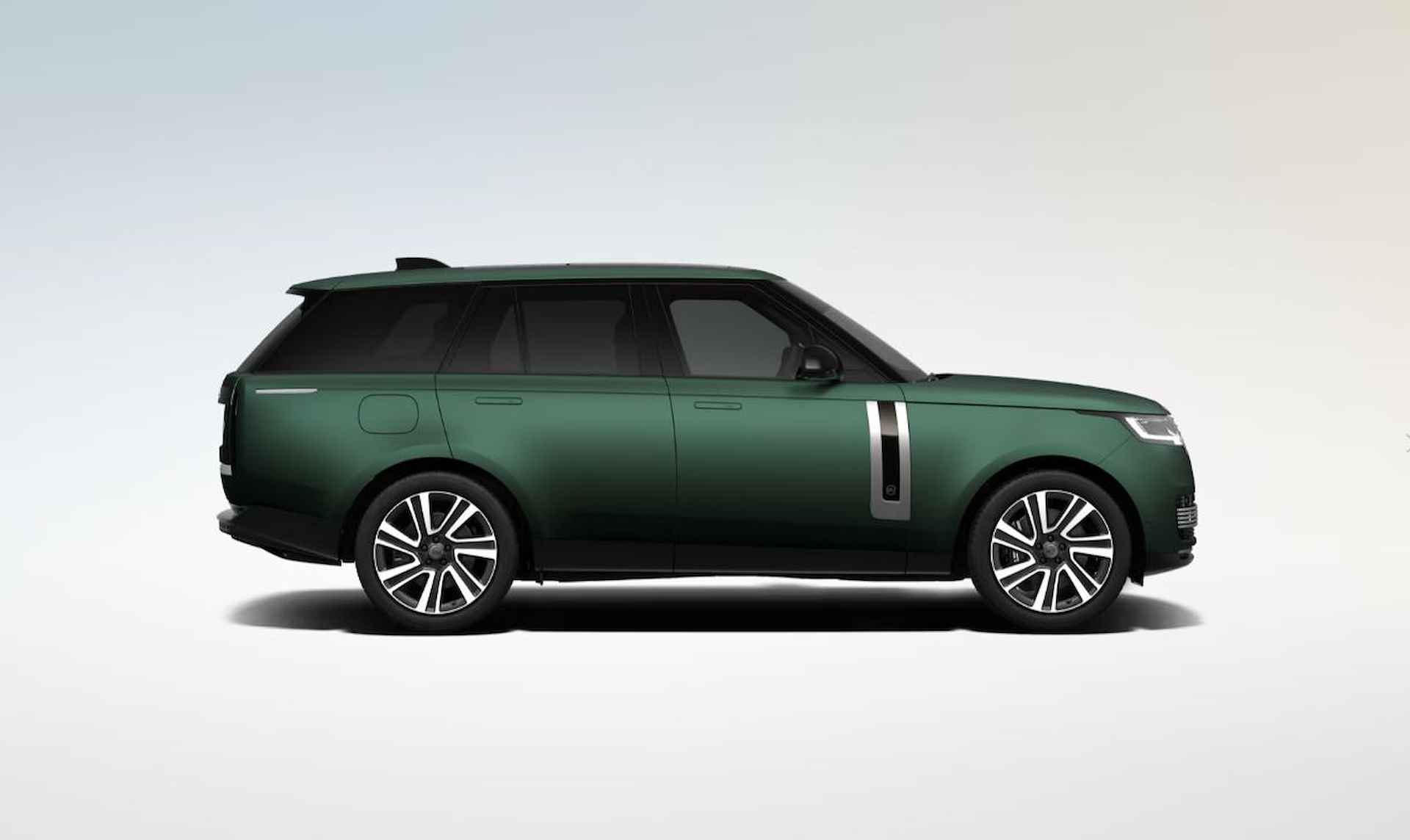 Land Rover Range Rover 3.0 P550e SV PHEV | British Racing Green Satin | Caraway | Tailgate Event Suite - 2/17