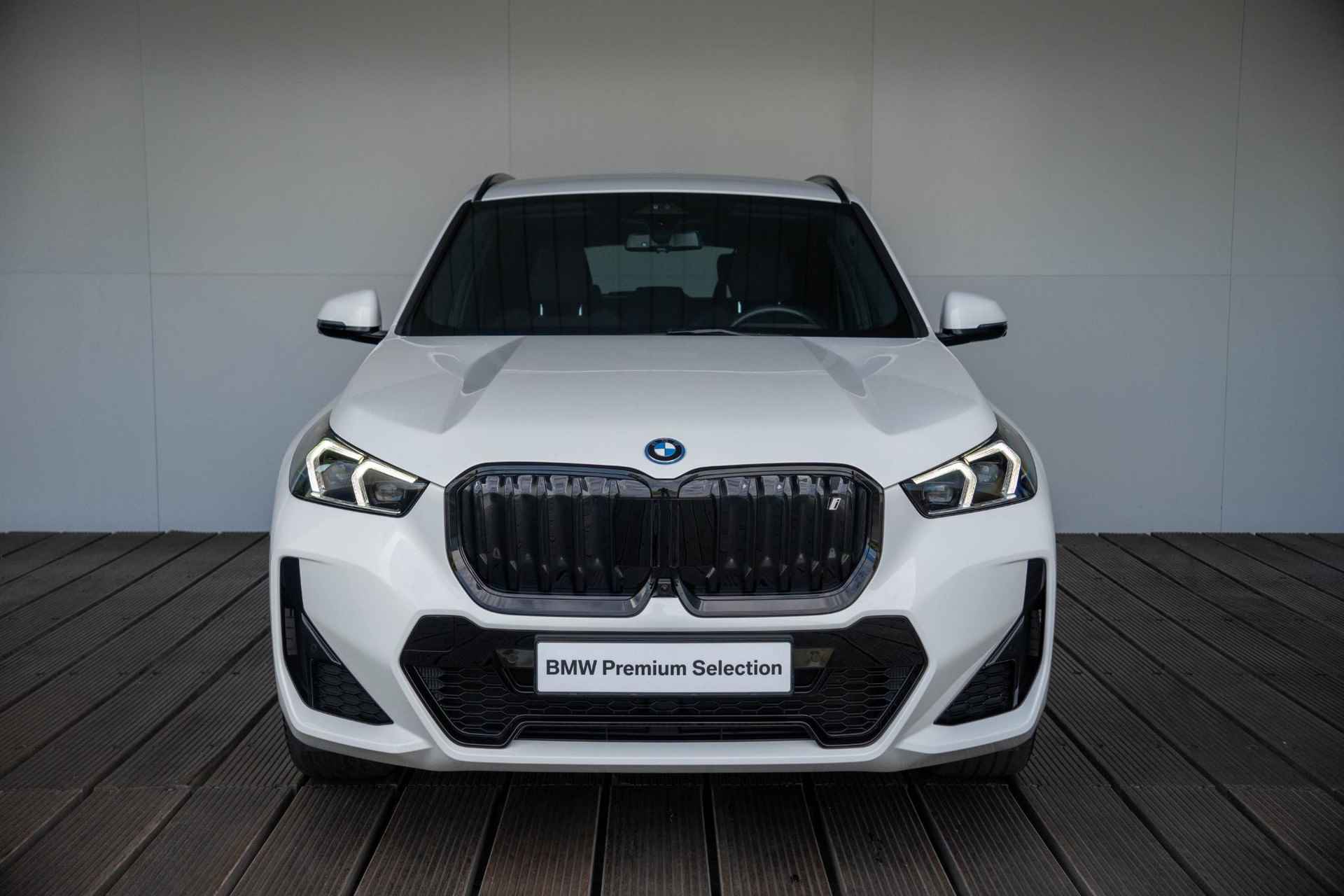 BMW iX1 xDrive30 High Executive M Sportpakket / BMW Head-Up Display / Elektrisch verwarmde voorstoelen / Stuurwielrand verwarmd | Showroom Sale - 5/60