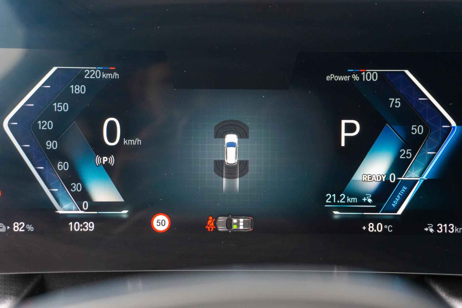 BMW iX1 xDrive30 High Executive M Sportpakket / BMW Head-Up Display / Elektrisch verwarmde voorstoelen / Stuurwielrand verwarmd | Showroom Sale - 20/60