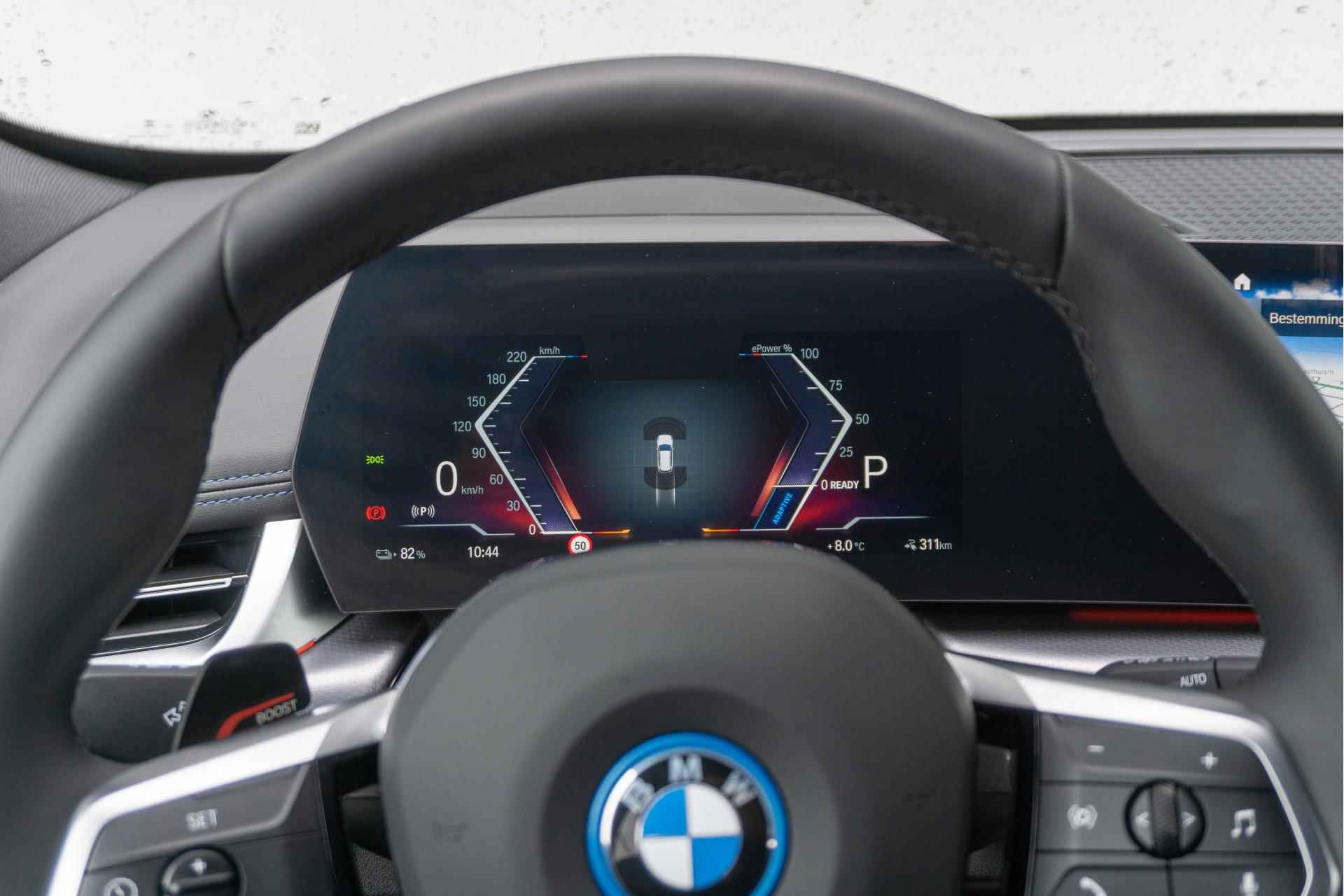 BMW iX1 xDrive30 High Executive M Sportpakket / BMW Head-Up Display / Elektrisch verwarmde voorstoelen / Stuurwielrand verwarmd | Showroom Sale - 27/60