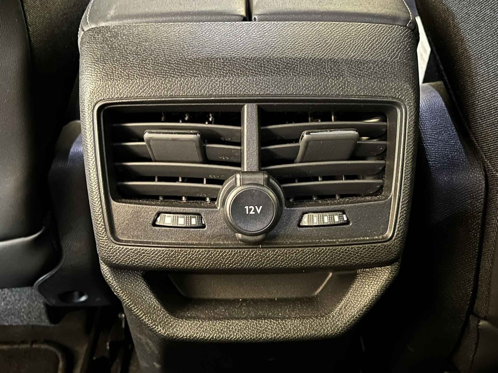 Peugeot 3008 1.2 130pk EAT8 Automaat Allure Pack Business | Navigatie | Climate | Cruise | Keyless | Camera | LED | 18" LMV | Stoelverwarming - 23/48