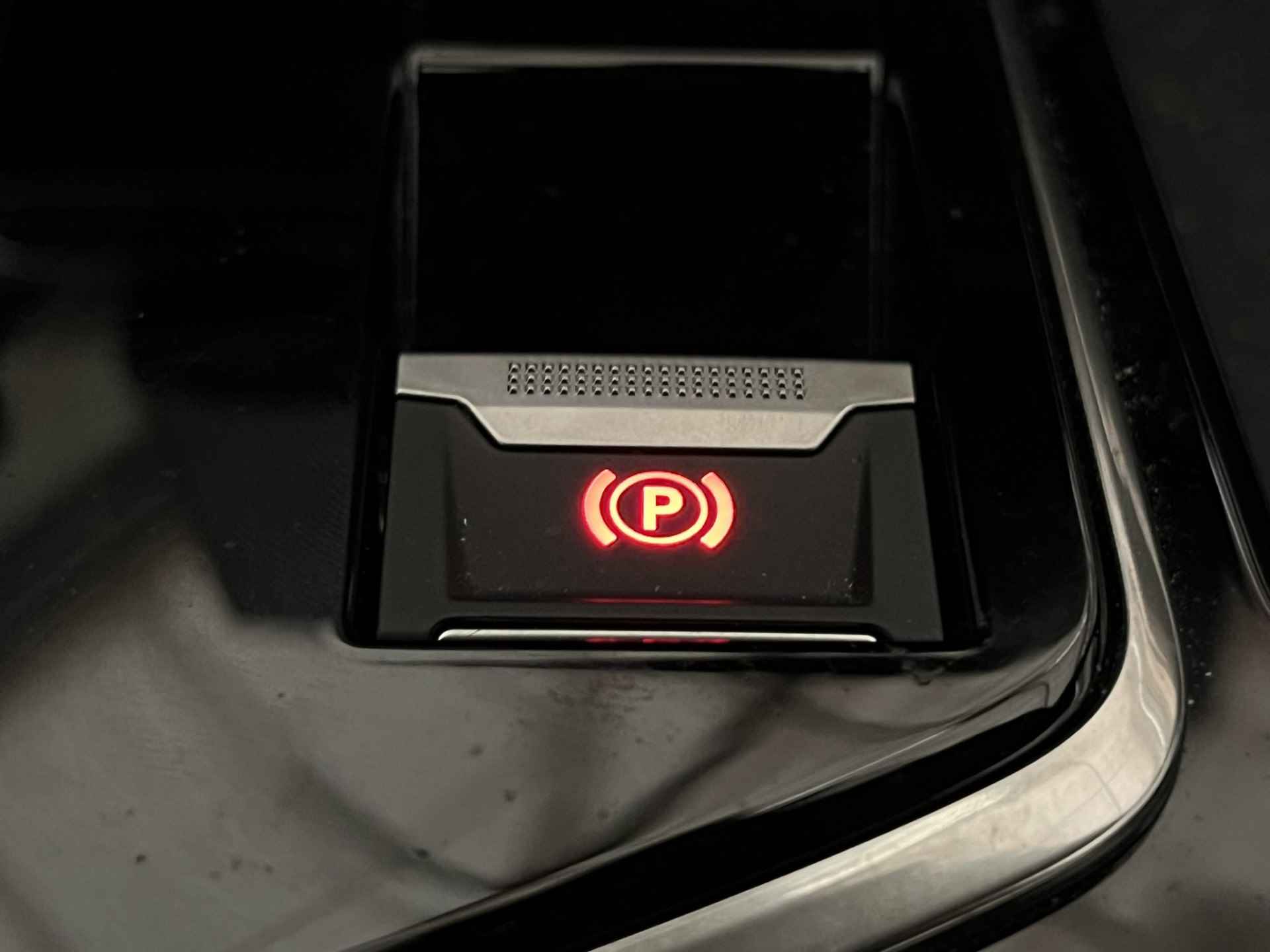 Peugeot 3008 1.2 130pk EAT8 Automaat Allure Pack Business | Navigatie | Climate | Cruise | Keyless | Camera | LED | 18" LMV | Stoelverwarming - 31/48