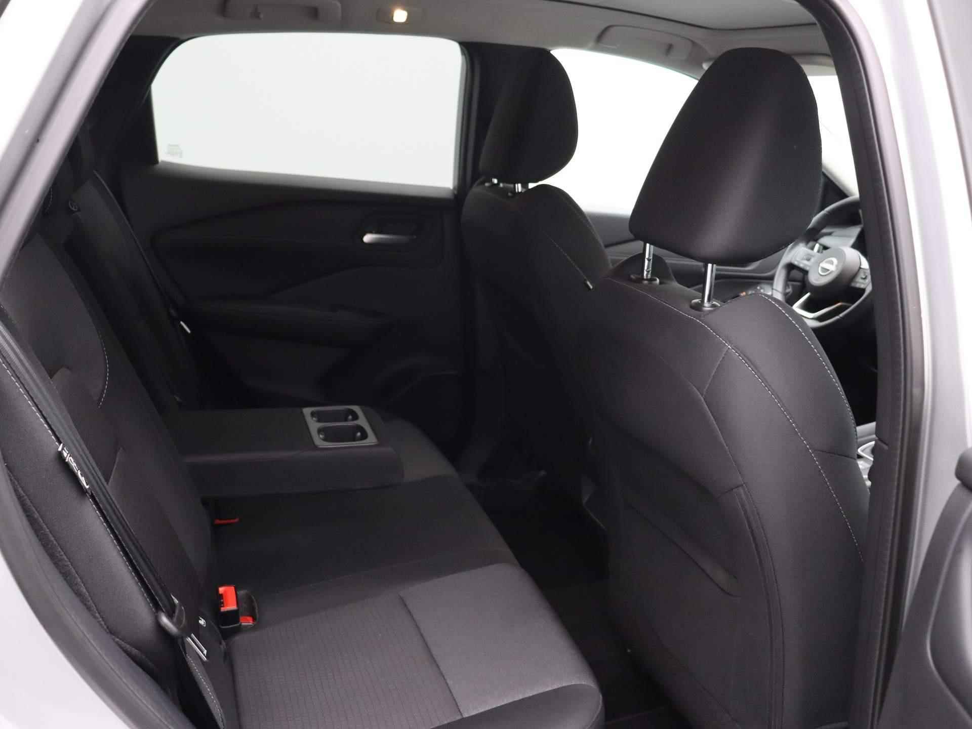 Nissan Qashqai 140pk MHEV N-Connecta | Adaptieve Cruise Control | Panorama Dak |  360 graden camera | Apple Carplay & Android auto| - 10/42
