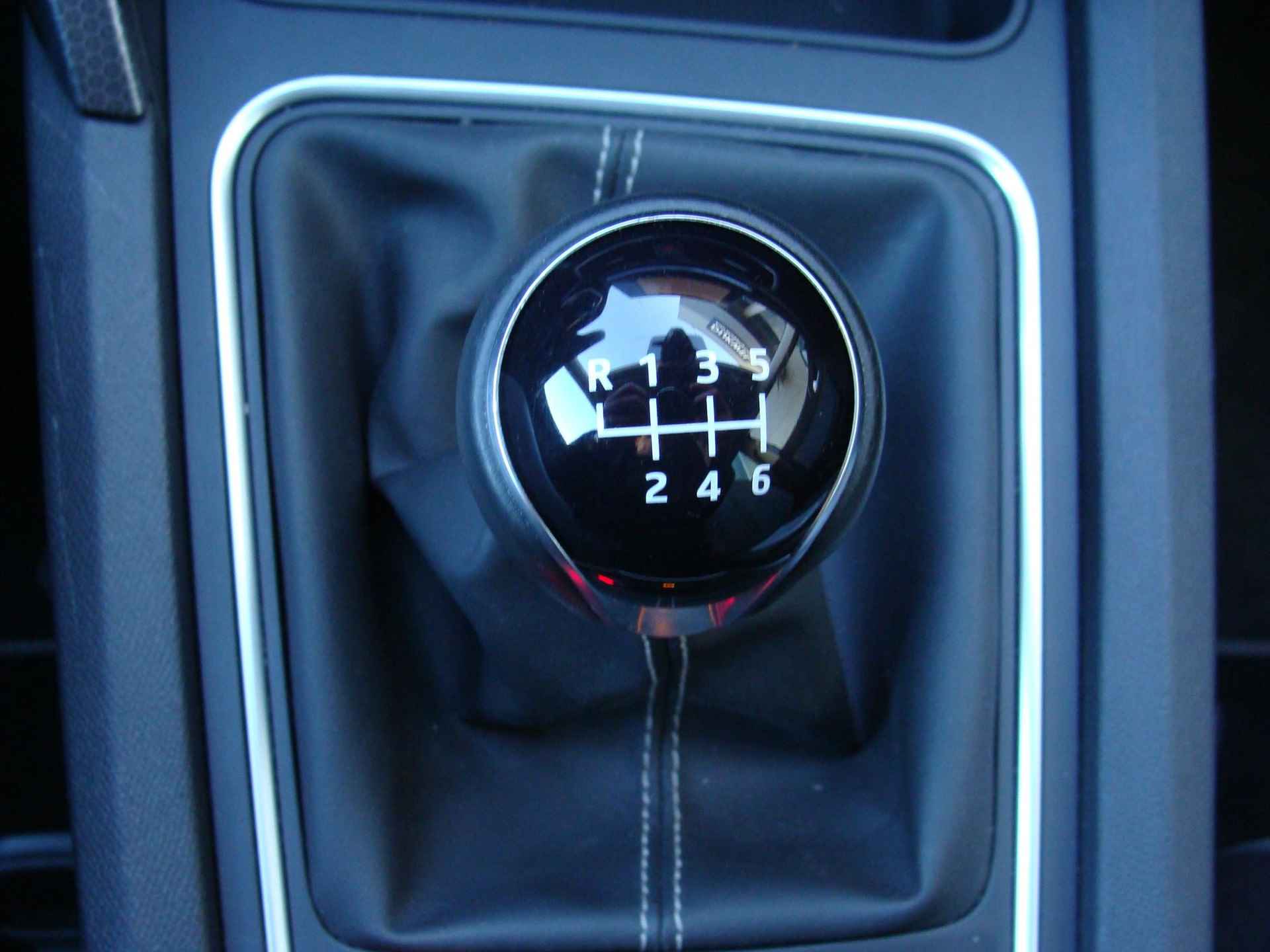 SEAT Leon 1.0 TSI 110pk Style Business Intense - 45/73
