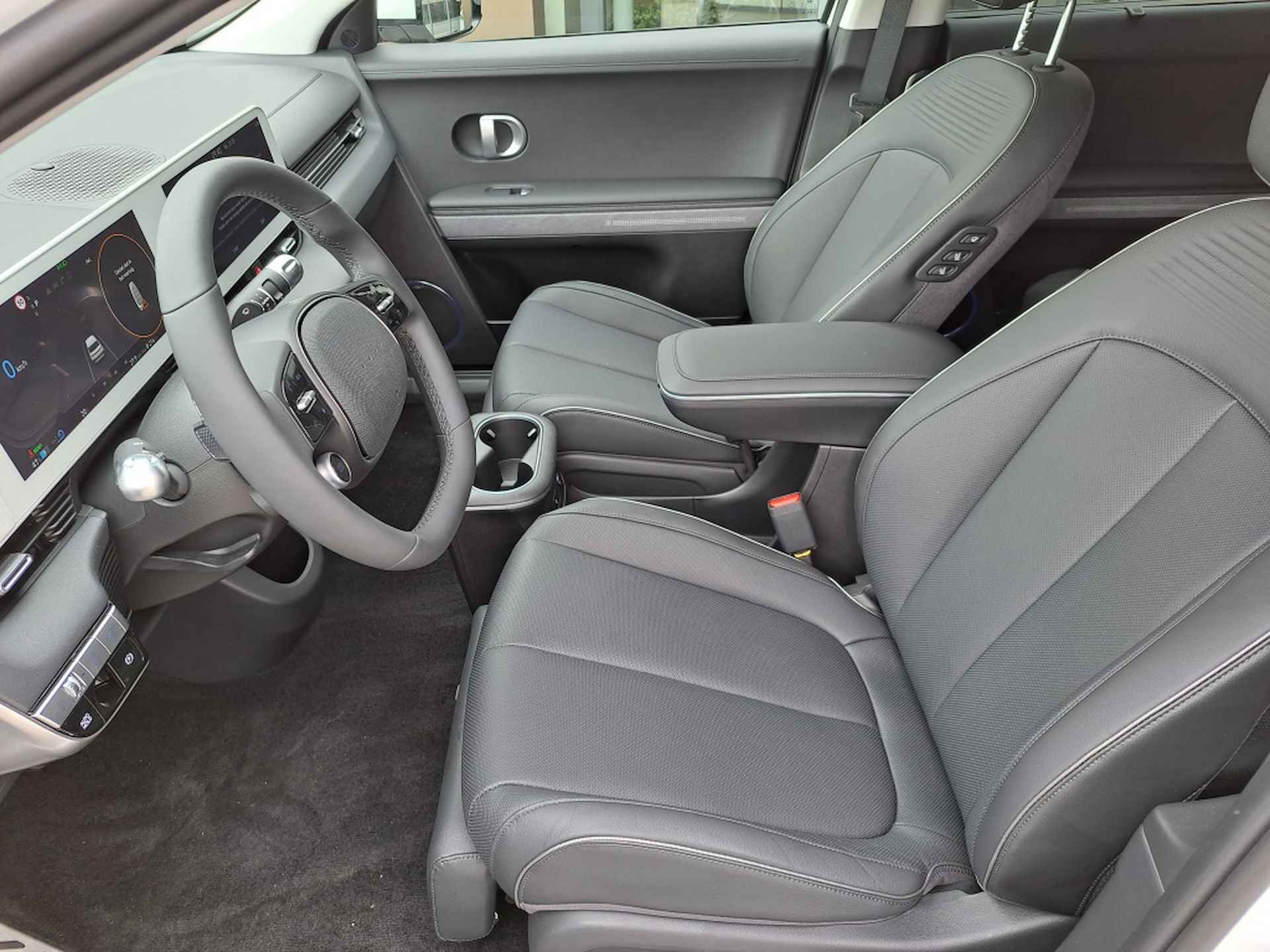 Hyundai IONIQ 5 77 kWh Lounge RWD | Navigatie | Leder stoelen | Stoel verwarming - 11/44