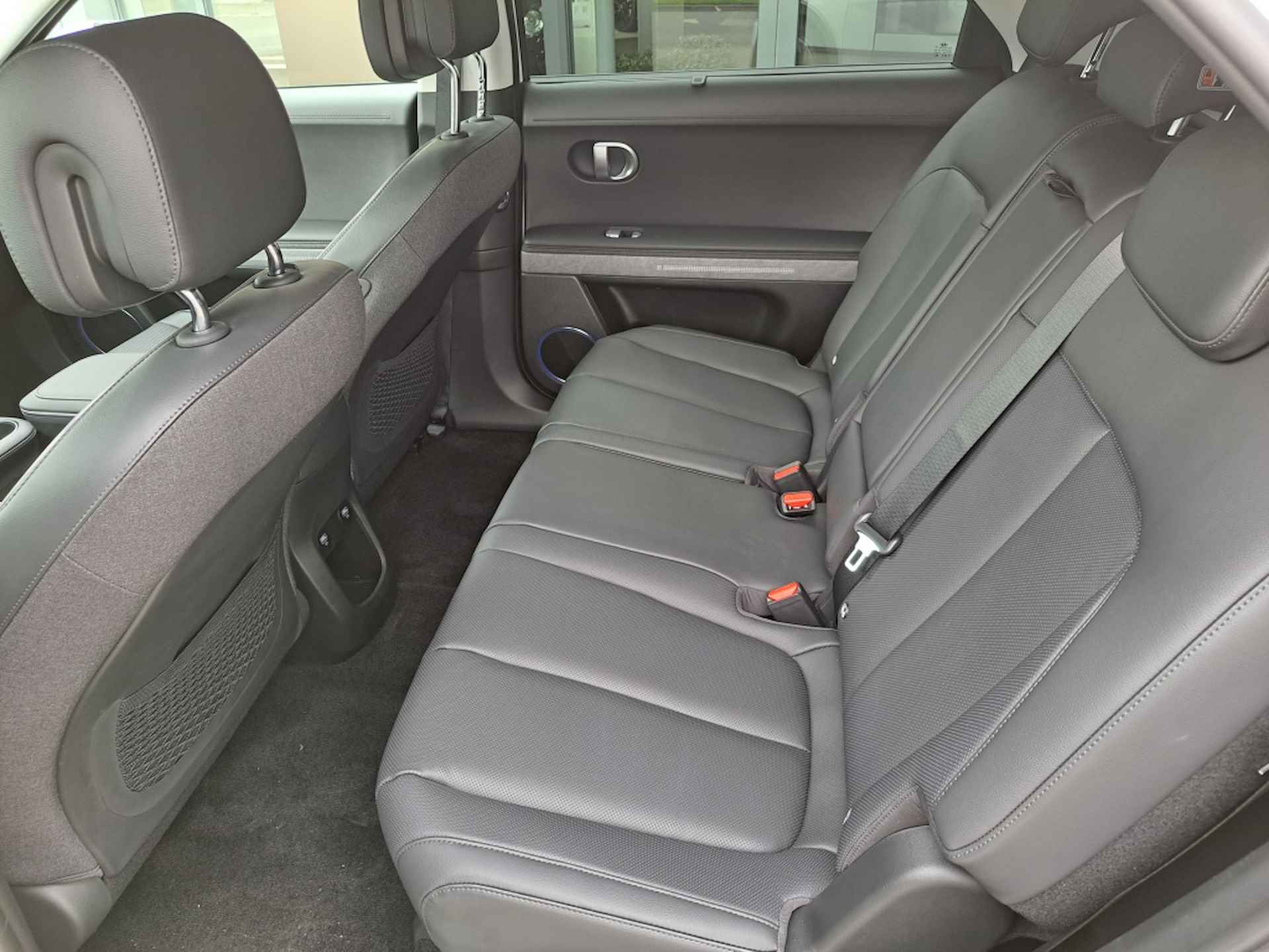 Hyundai IONIQ 5 77 kWh Lounge RWD | Navigatie | Leder stoelen | Stoel verwarming - 15/44