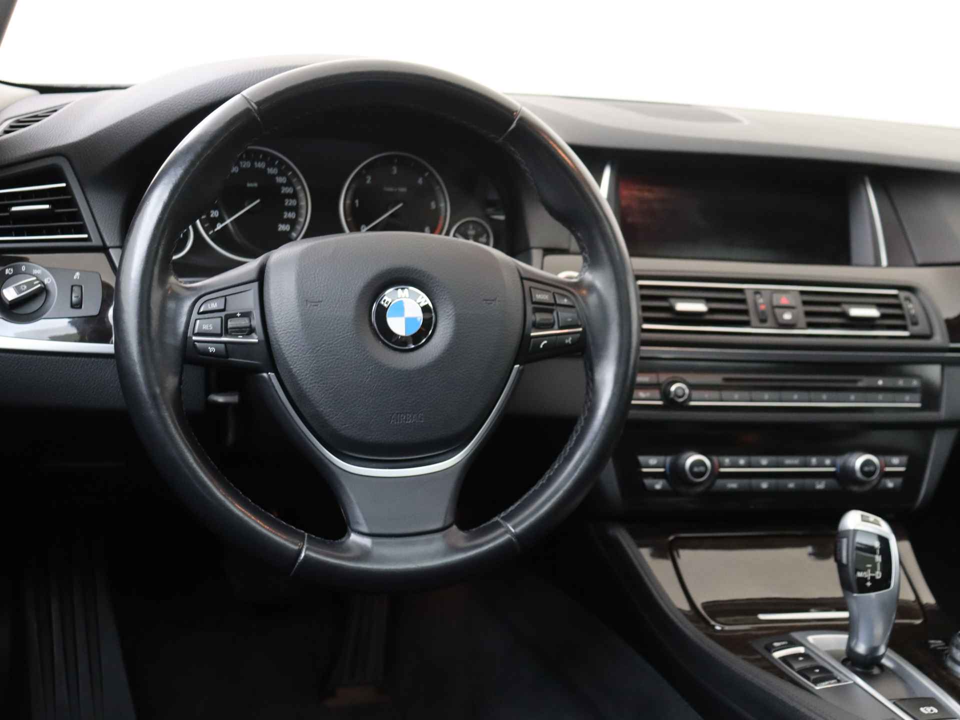BMW 5 Serie Touring 518d High Executive Automaat | Panorama dak | Leder | Navigatie - 7/35