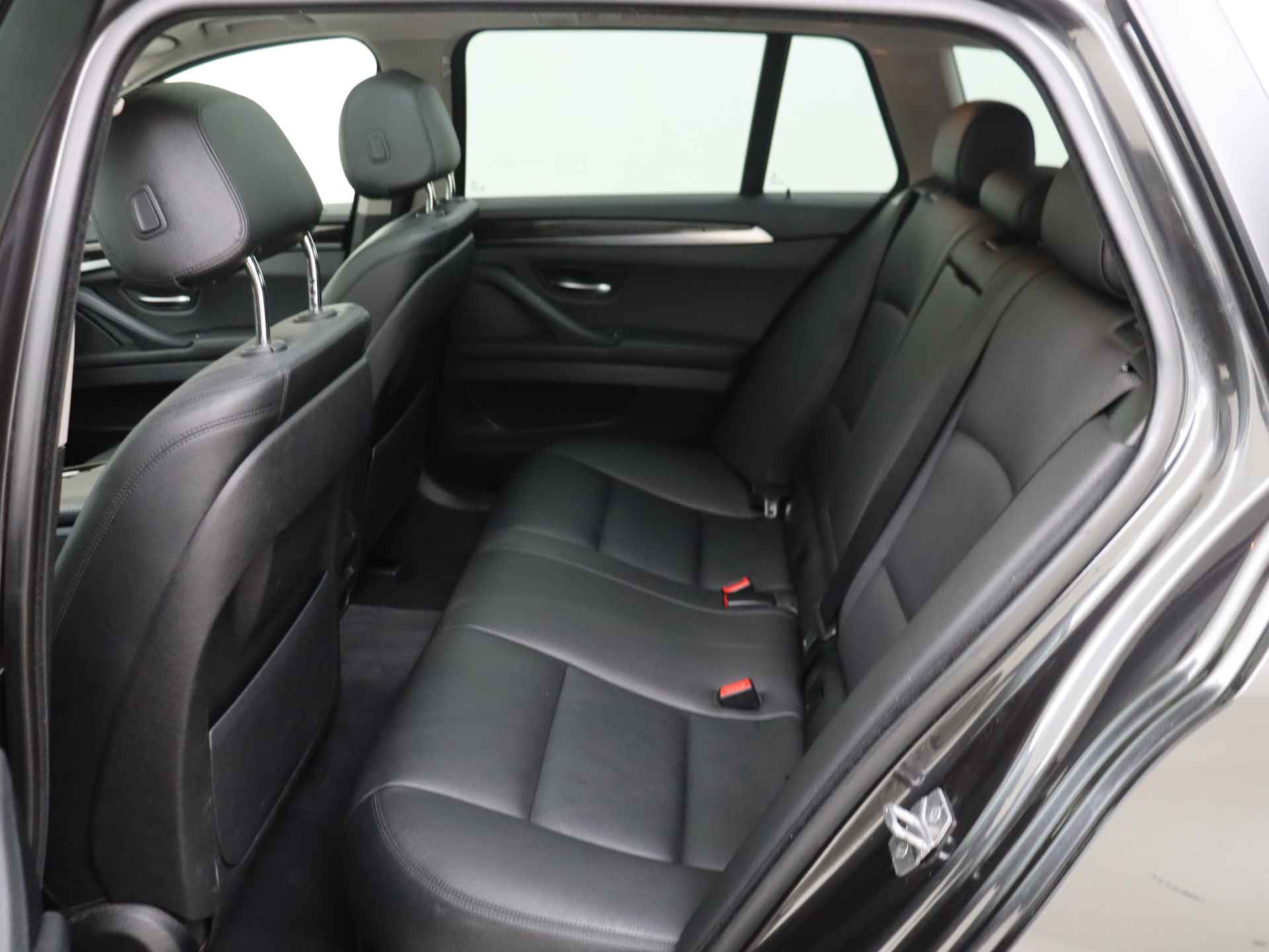 BMW 5 Serie Touring 518d High Executive Automaat | Panorama dak | Leder | Navigatie - 12/35