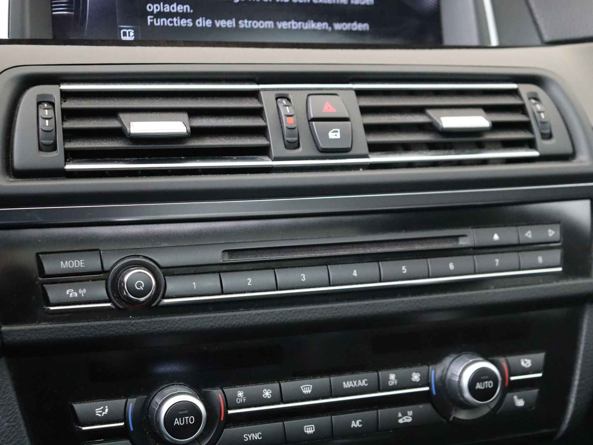 BMW 5 Serie Touring 518d High Executive Automaat | Panorama dak | Leder | Navigatie - 19/35
