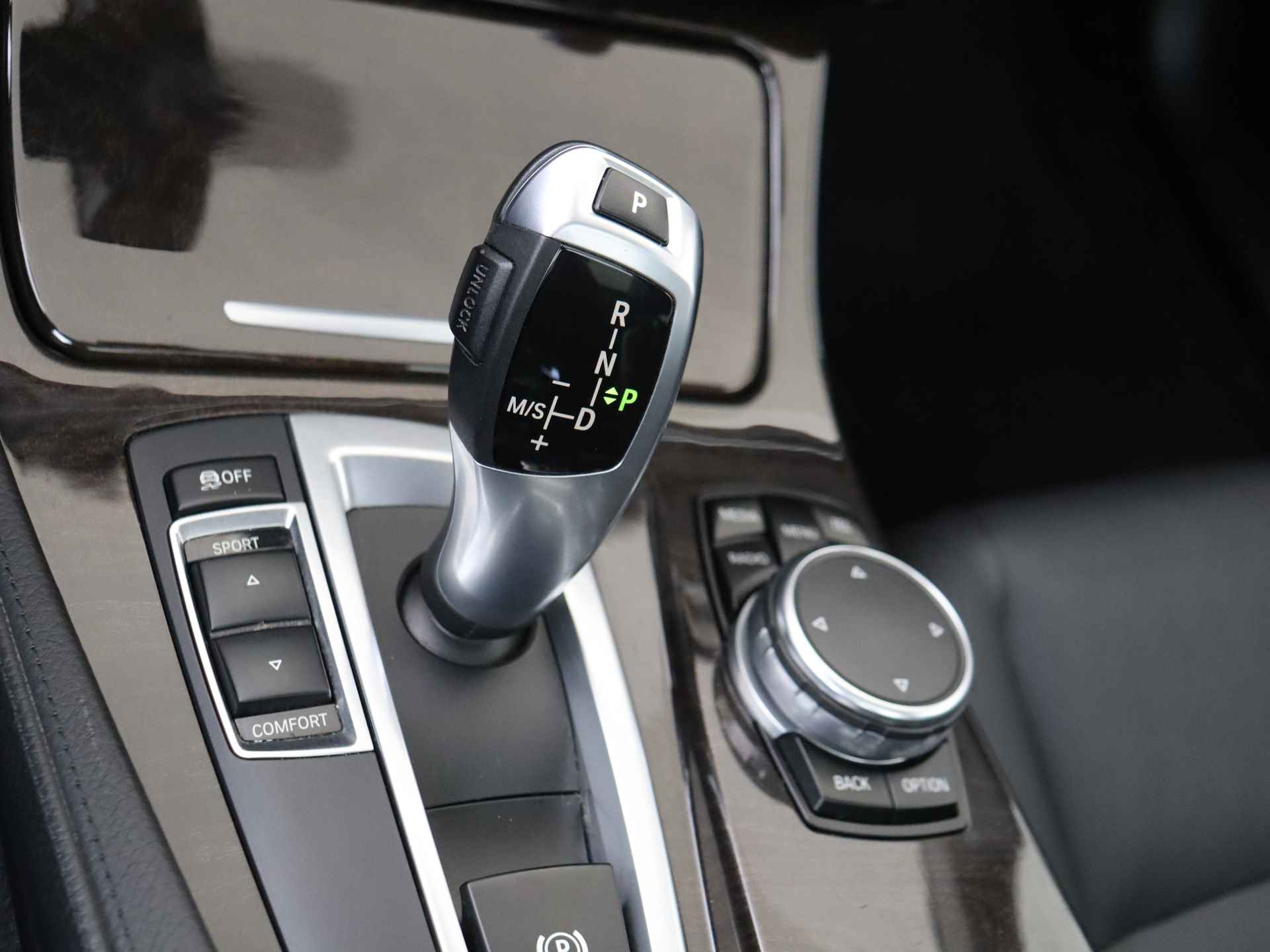 BMW 5 Serie Touring 518d High Executive Automaat | Panorama dak | Leder | Navigatie - 20/35