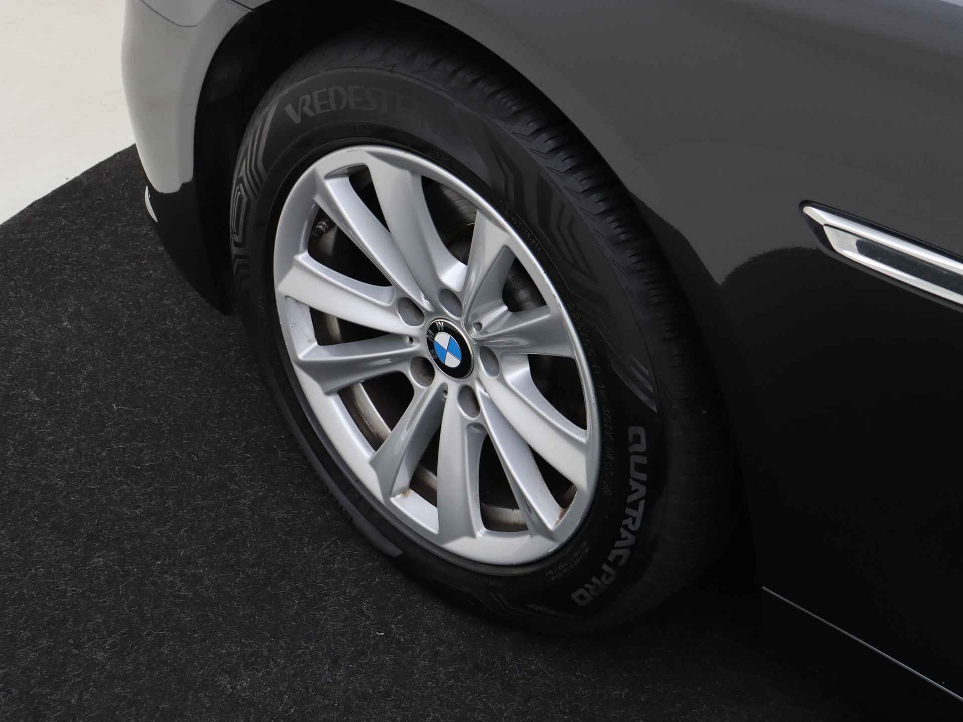 BMW 5 Serie Touring 518d High Executive Automaat | Panorama dak | Leder | Navigatie - 34/35