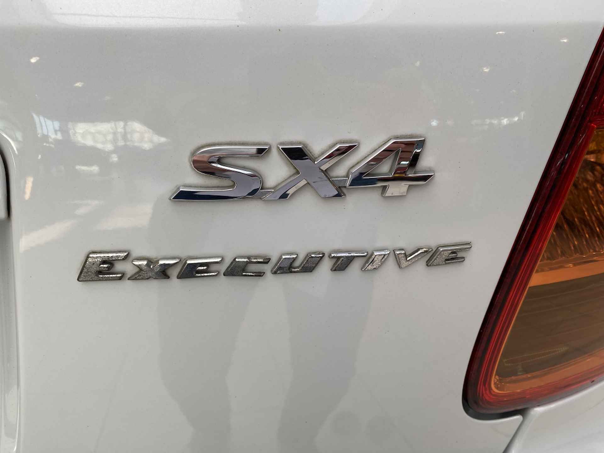 Suzuki SX4 1.6 Executive [CLIMATE CONTROL | NAVIGATIE] - 17/24