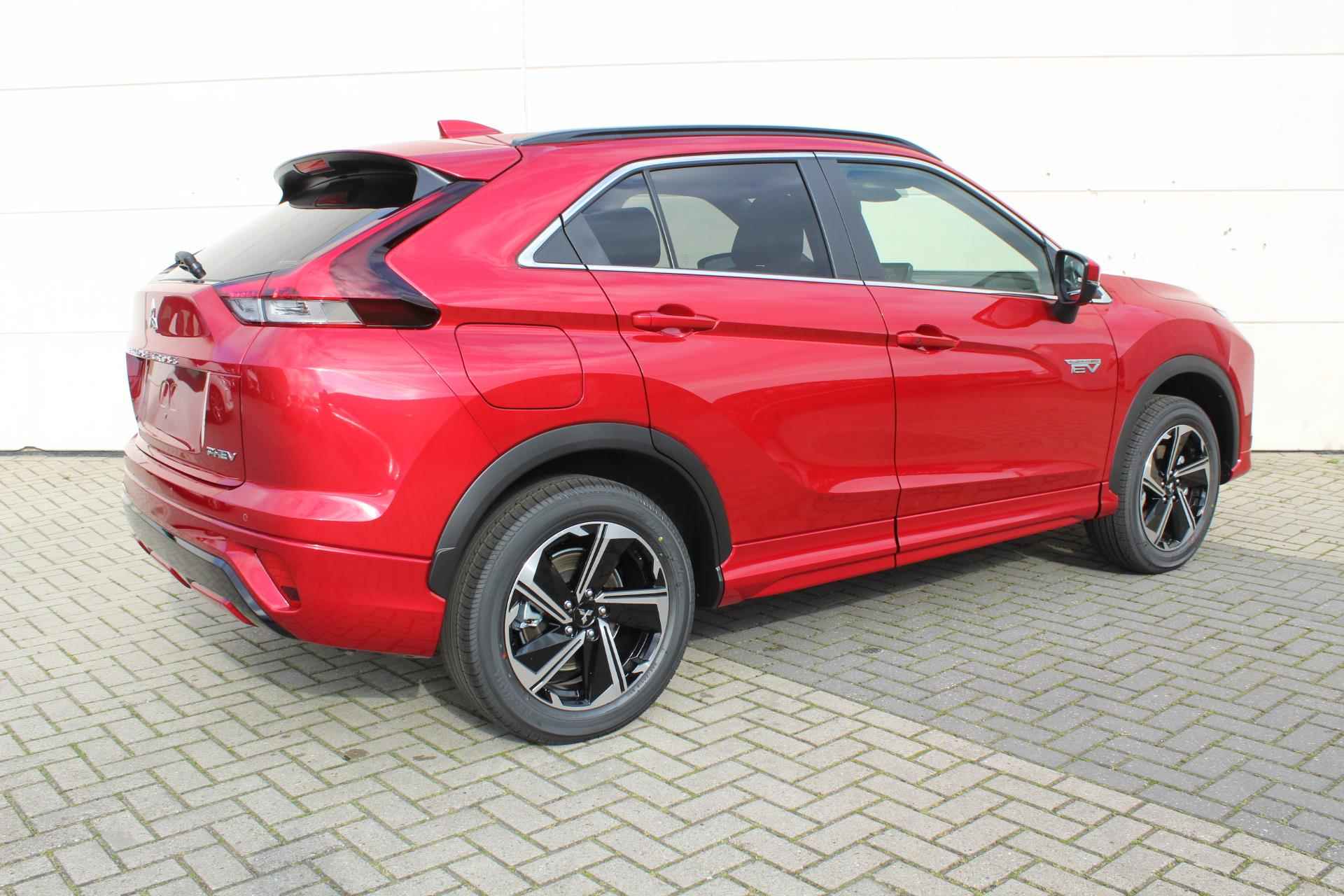 Mitsubishi Eclipse Cross 2.4 PHEV Executive / Climate & (Adaptieve) Cruise Control / Elektrisch Verstelbare Bestuurderstoel / Navigatie / Stoel- & Stuurverwarming / 360 Graden Camera / 1.500 KG Trekgewicht / - 3/42