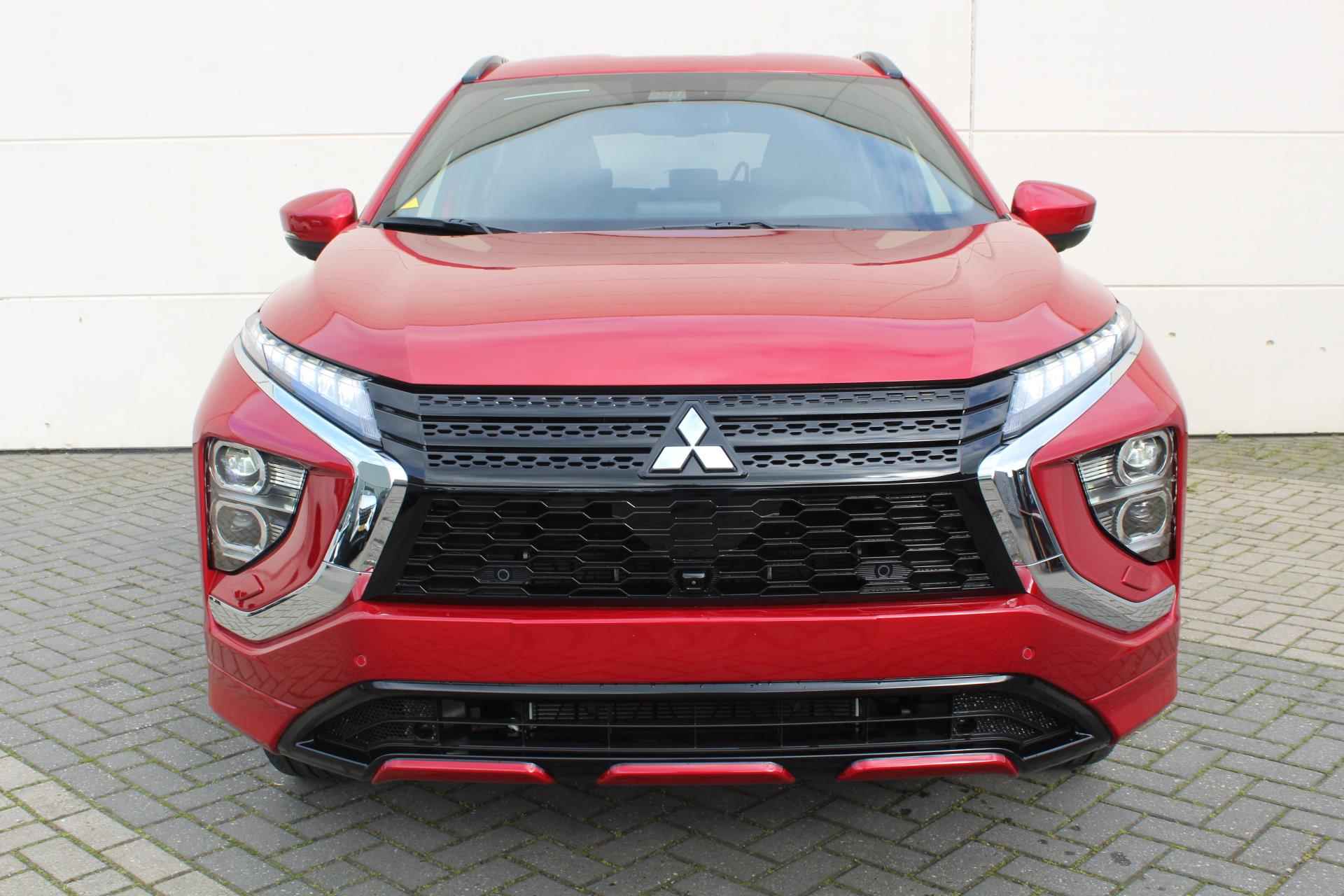 Mitsubishi Eclipse Cross 2.4 PHEV Executive / Climate & (Adaptieve) Cruise Control / Elektrisch Verstelbare Bestuurderstoel / Navigatie / Stoel- & Stuurverwarming / 360 Graden Camera / 1.500 KG Trekgewicht / - 30/42