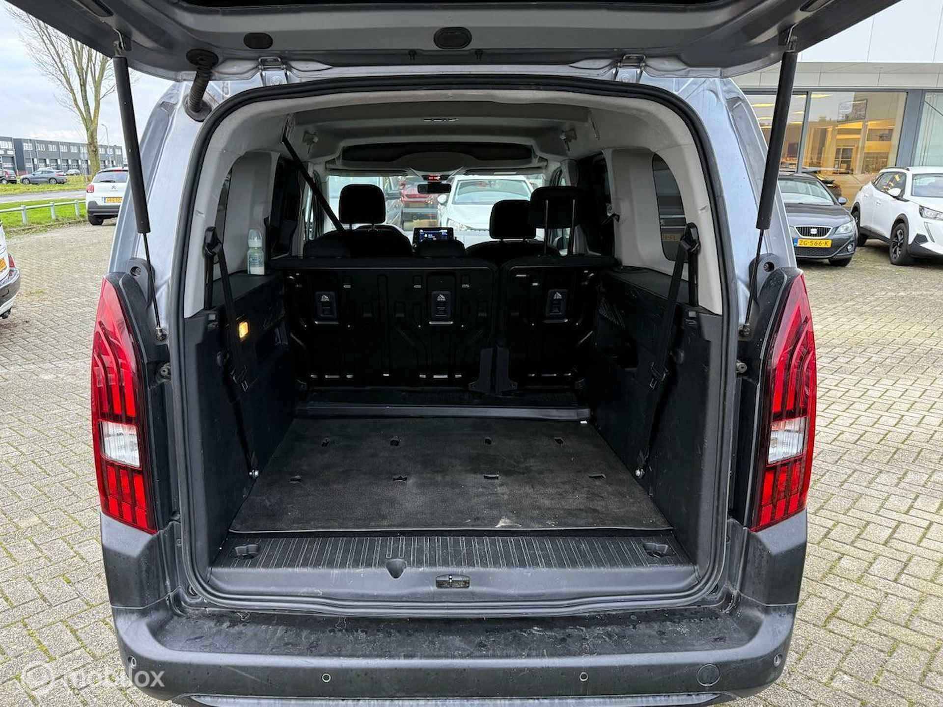 Peugeot Partner 110 PK Lengte 2 7 stoelen 12 MND BOVAG Rijklaar prijs - 10/24