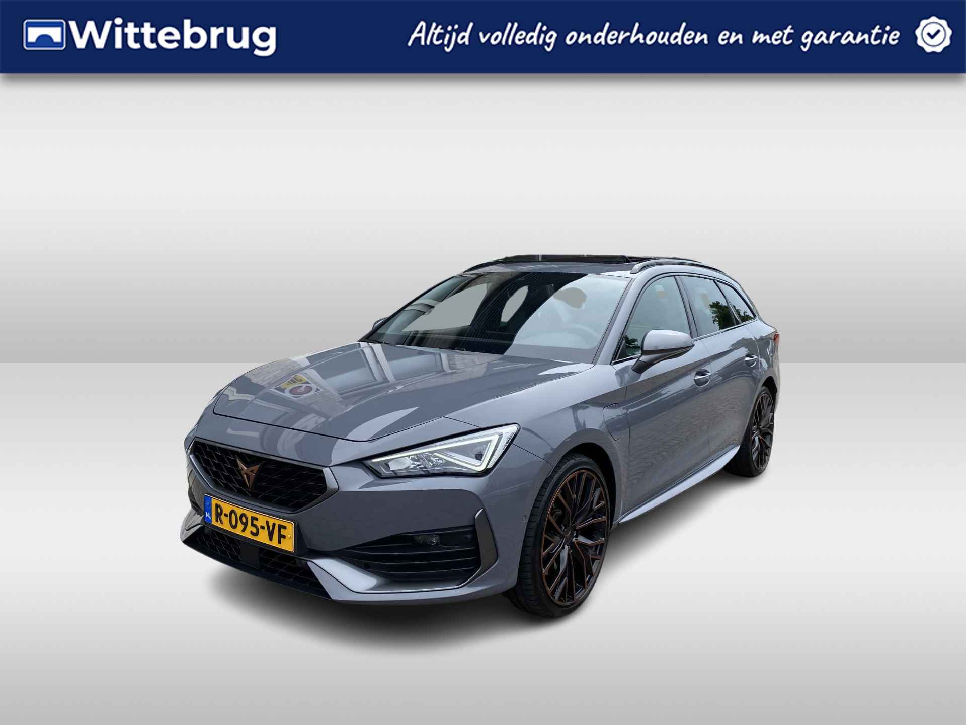 CUPRA Leon Sportstourer 1.4 e-Hybrid VZ Performance / AUTOMAAT/ 245 PK/ PANO/ CAMERA/ PARK. SENSOREN/ DODE HOEK/ LED/ KEYLESS/ STOEL EN STUUR VERWARM./ ADAPT. CRUISE/ APP CONNECT/ NAVI/ CLIMA/ DAB/ 19" LMV/ - 1/44