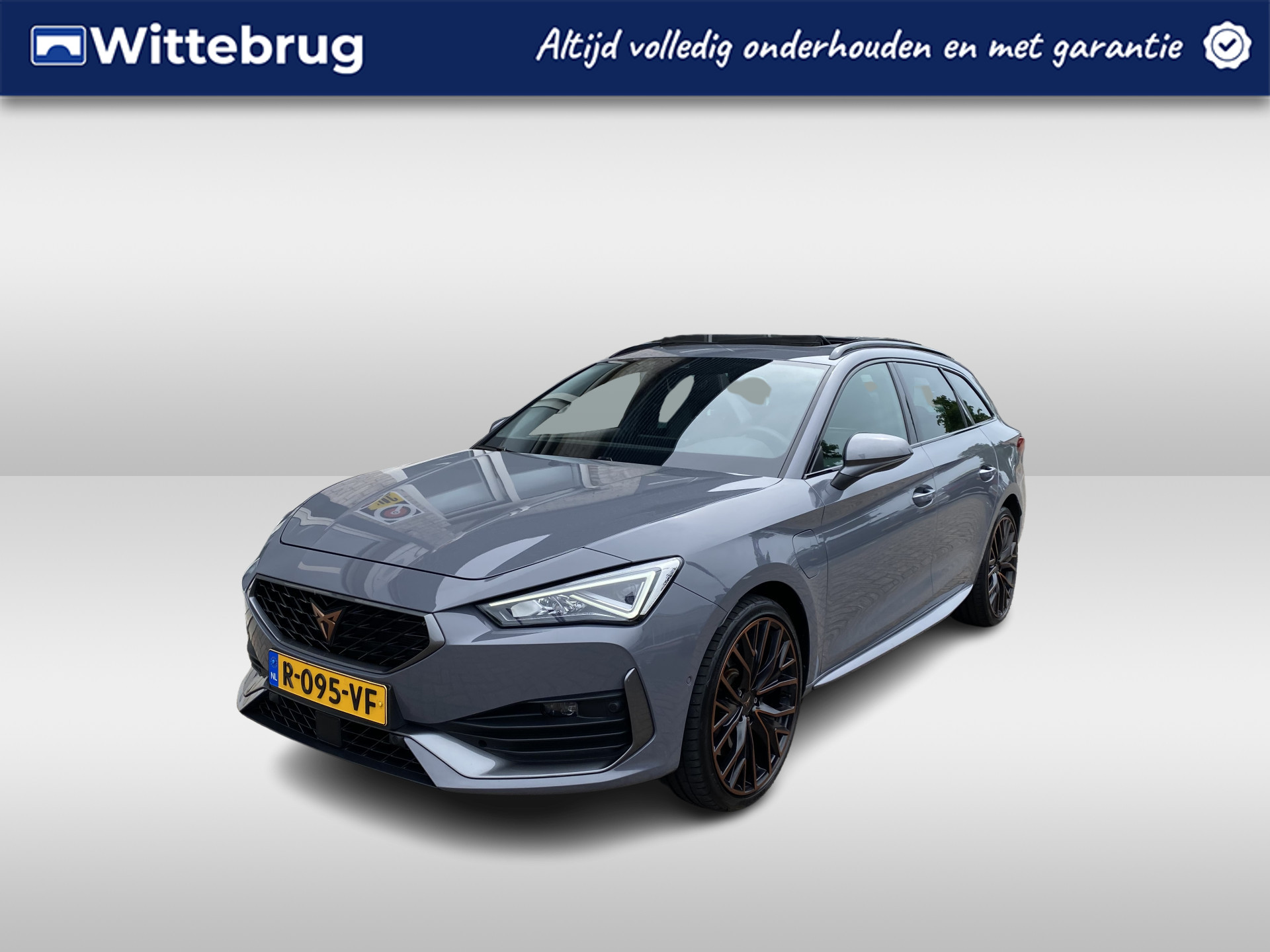 CUPRA Leon Sportstourer 1.4 e-Hybrid VZ Performance / AUTOMAAT/ 245 PK/ PANO/ CAMERA/ PARK. SENSOREN/ DODE HOEK/ LED/ KEYLESS/ STOEL EN STUUR VERWARM./ ADAPT. CRUISE/ APP CONNECT/ NAVI/ CLIMA/ DAB/ 19" LMV/